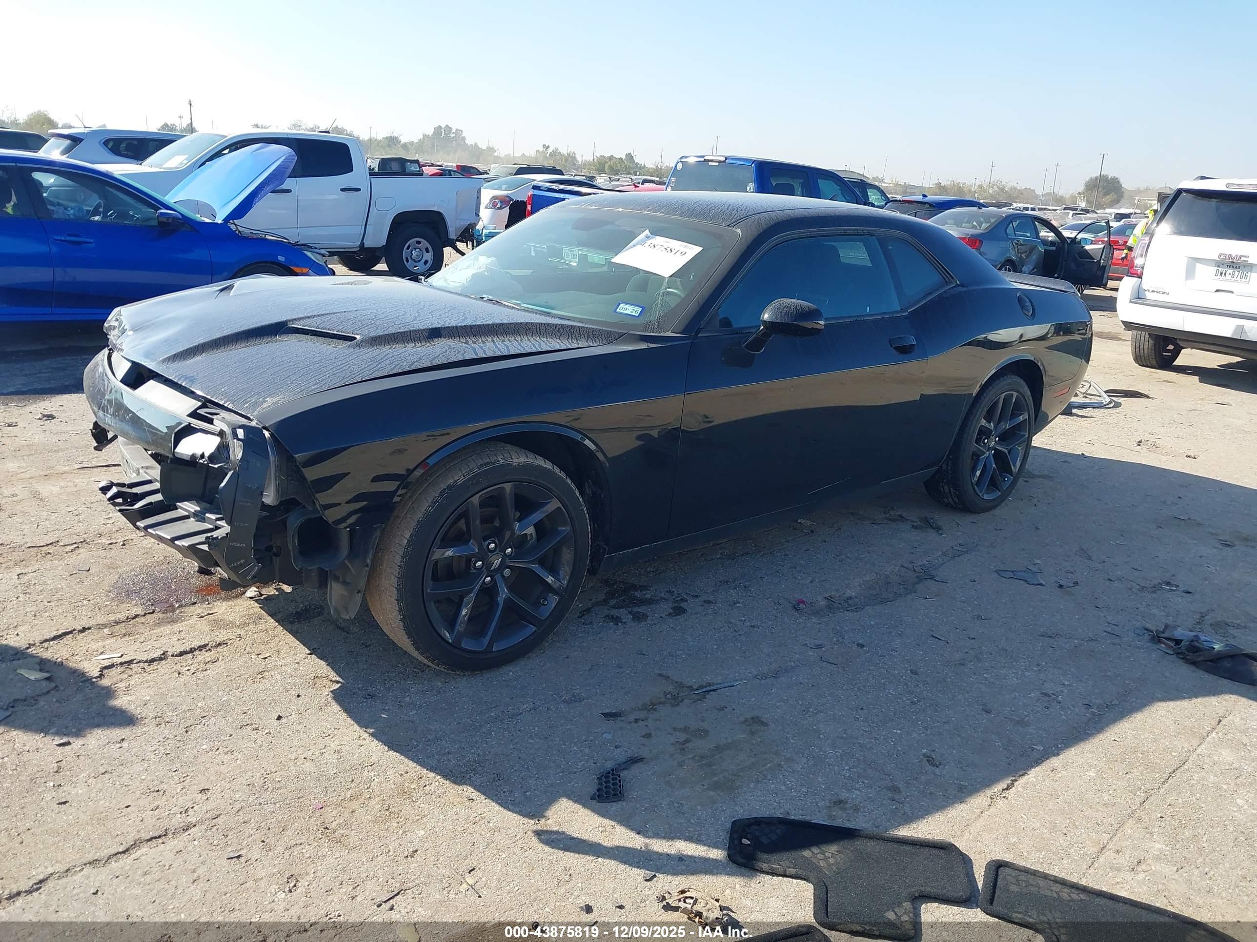 DODGE CHALLENGER image 2