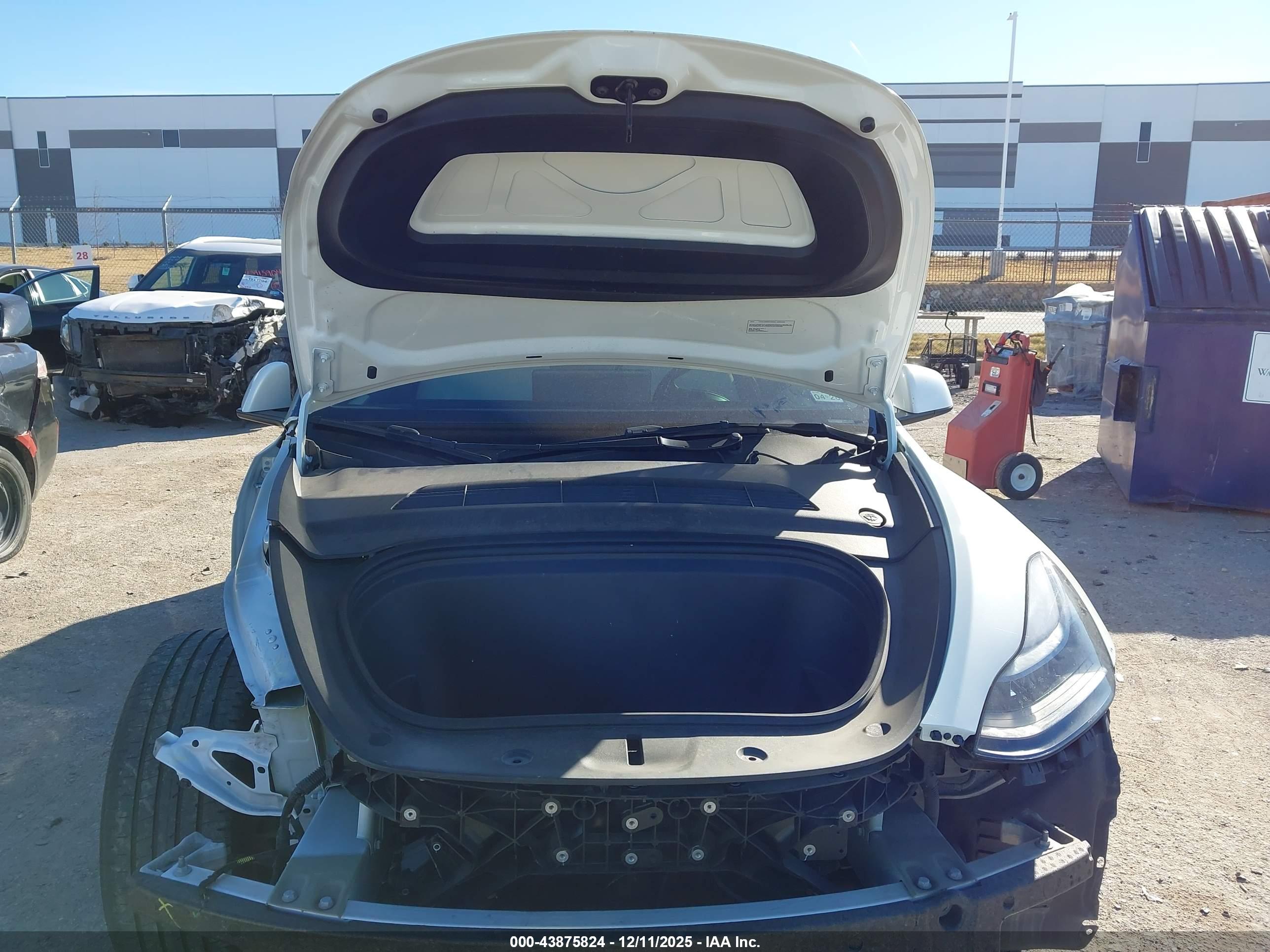 TESLA MODEL image 10
