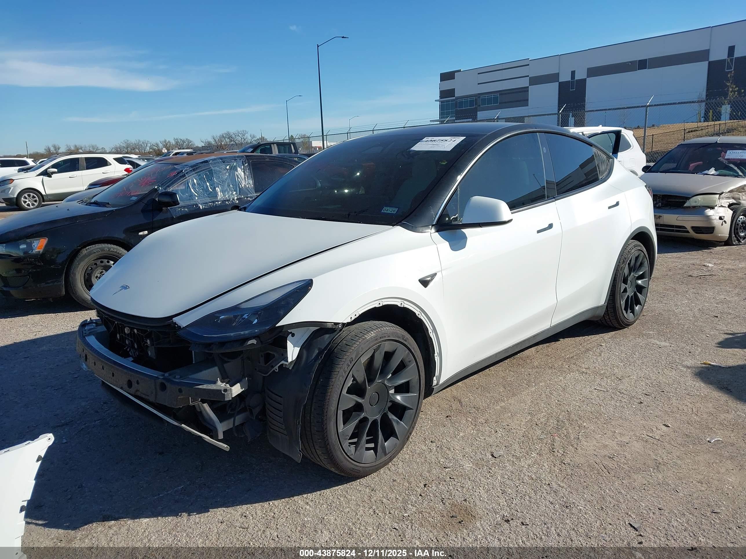 TESLA MODEL image 2