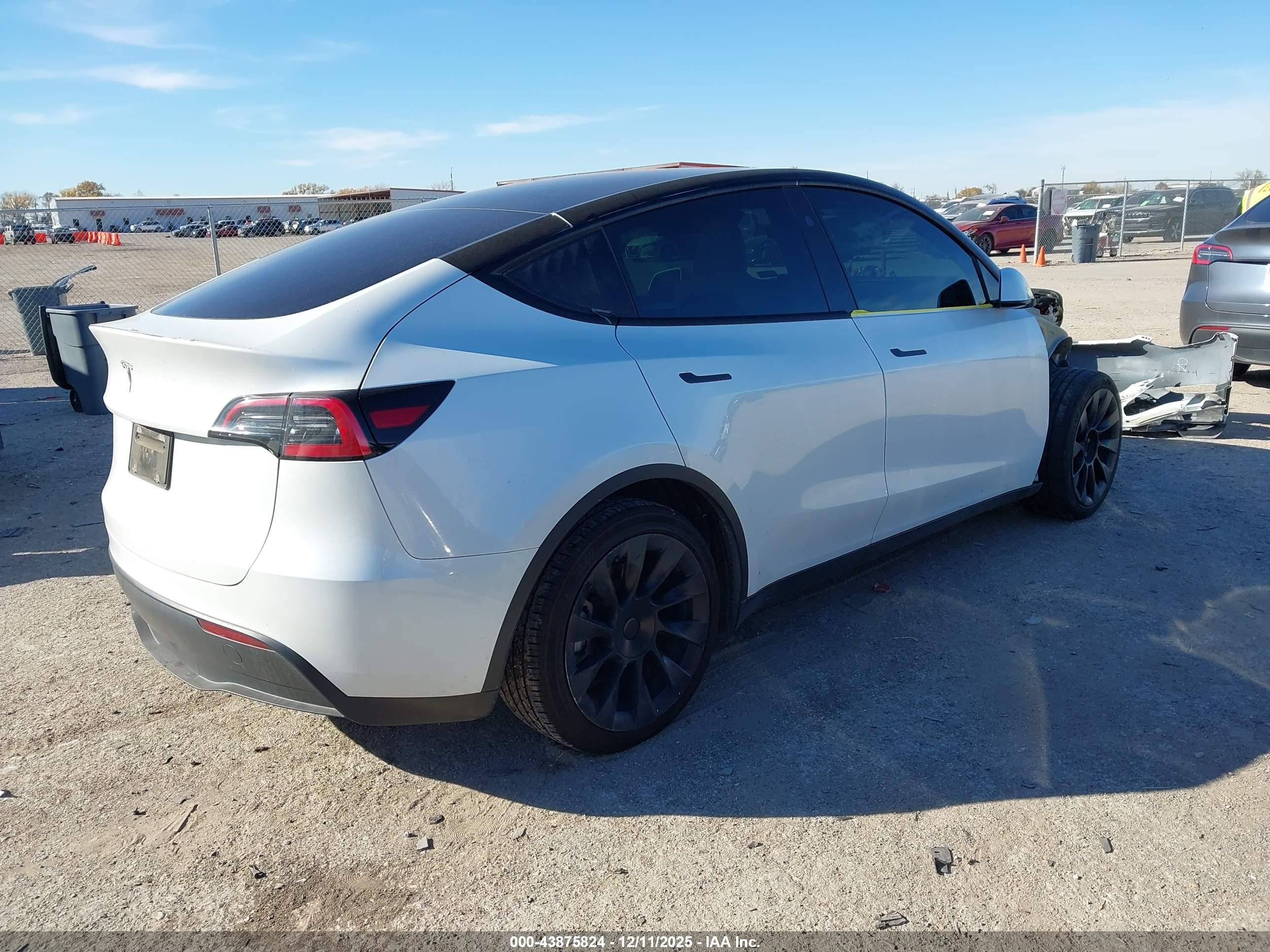 TESLA MODEL image 4