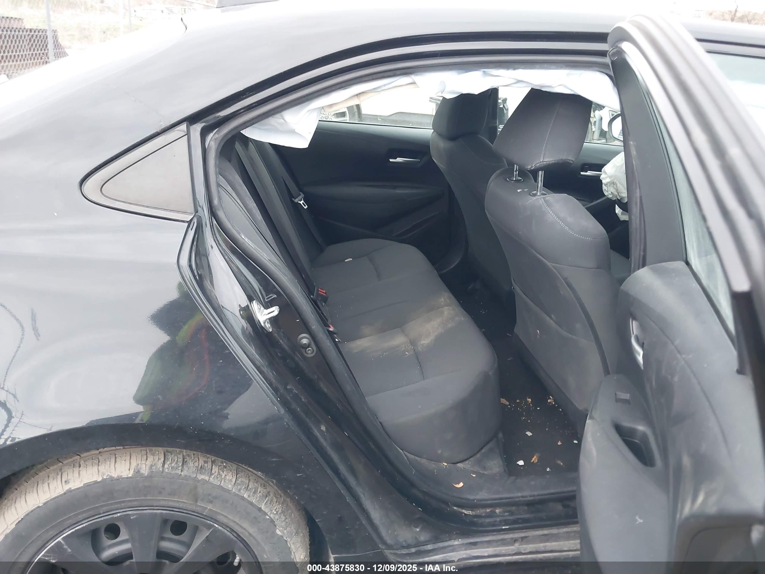 TOYOTA COROLLA image 8
