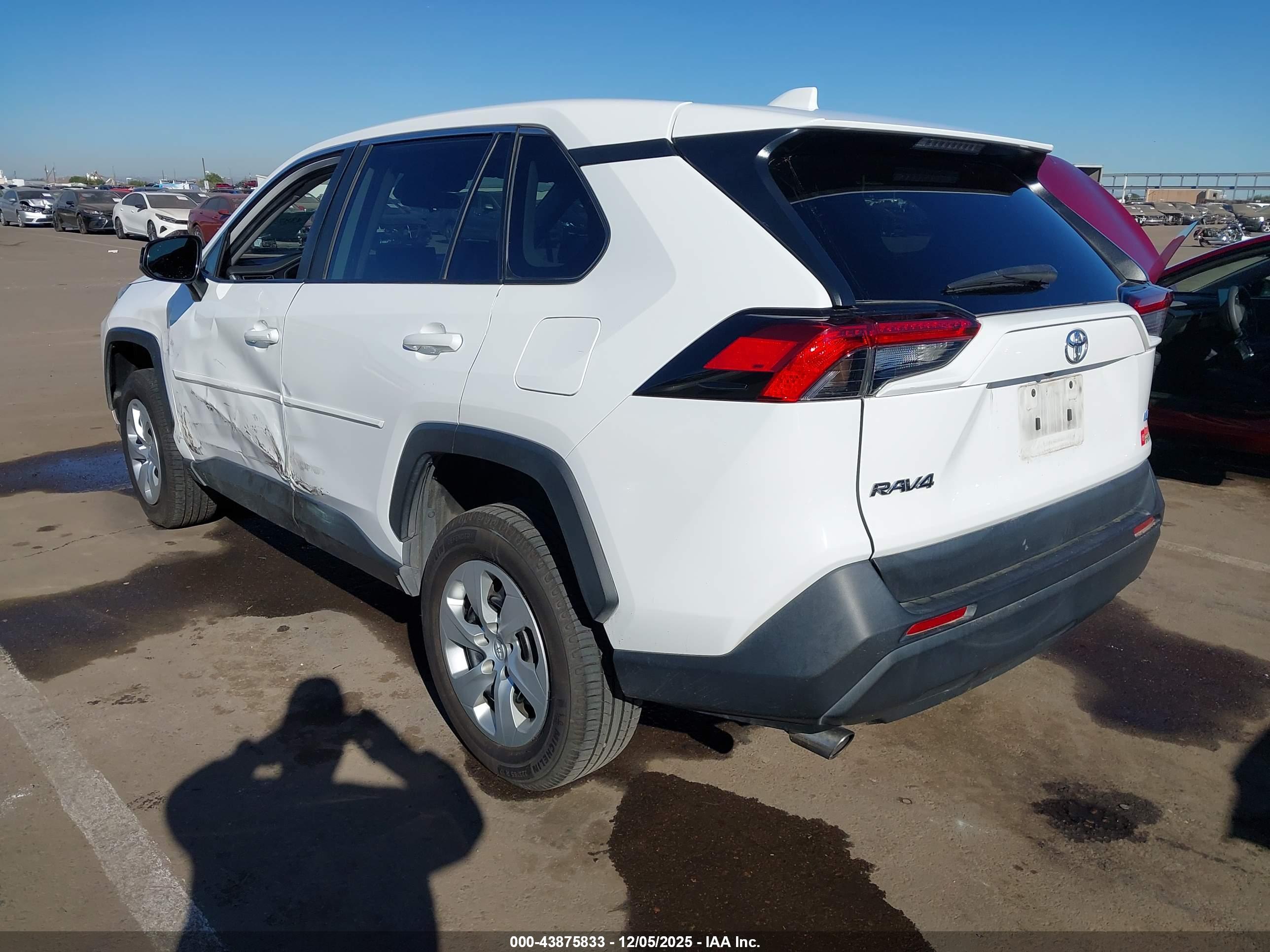 TOYOTA RAV4 image 3