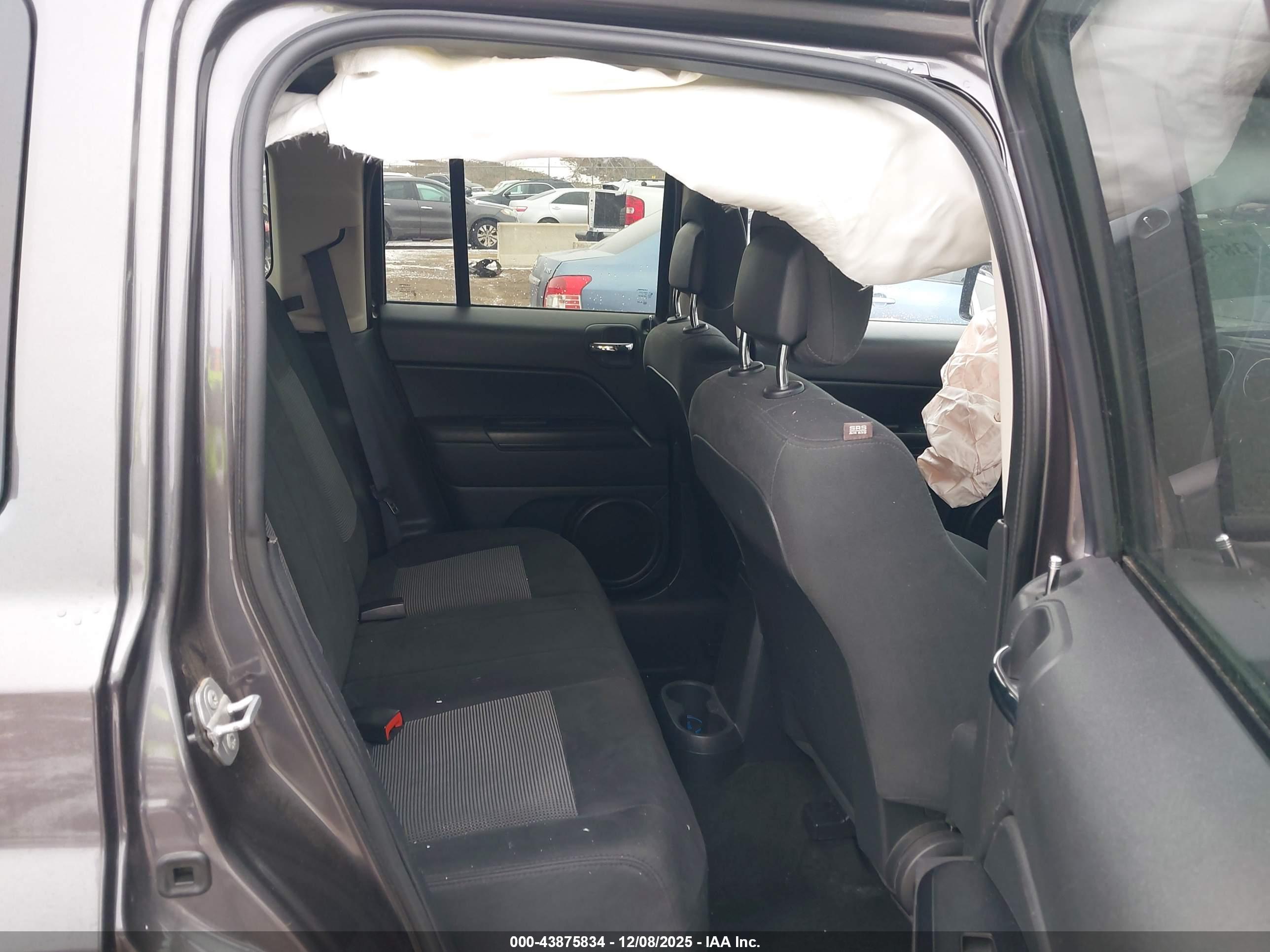 JEEP PATRIOT image 8