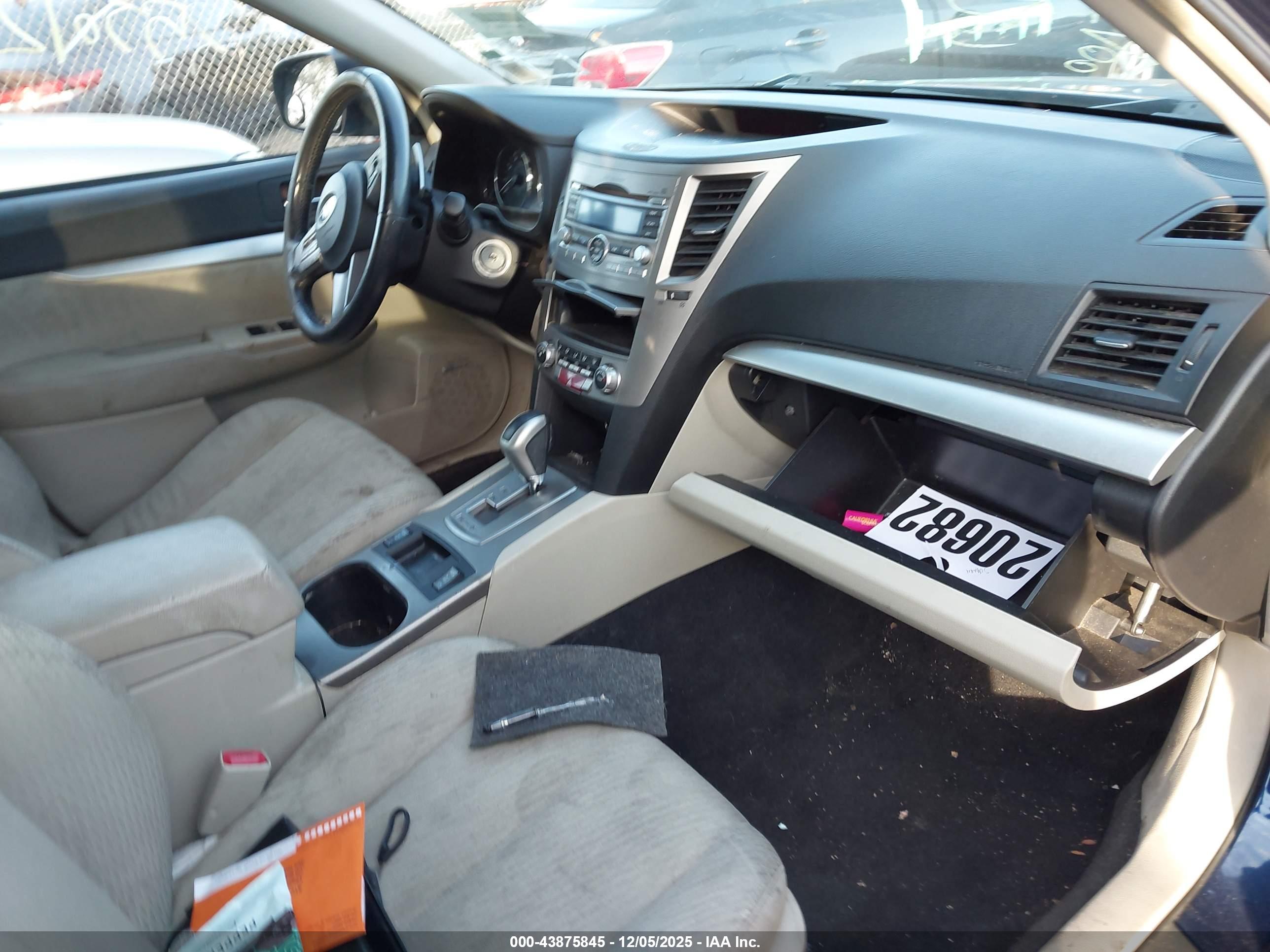 SUBARU OUTBACK image 5