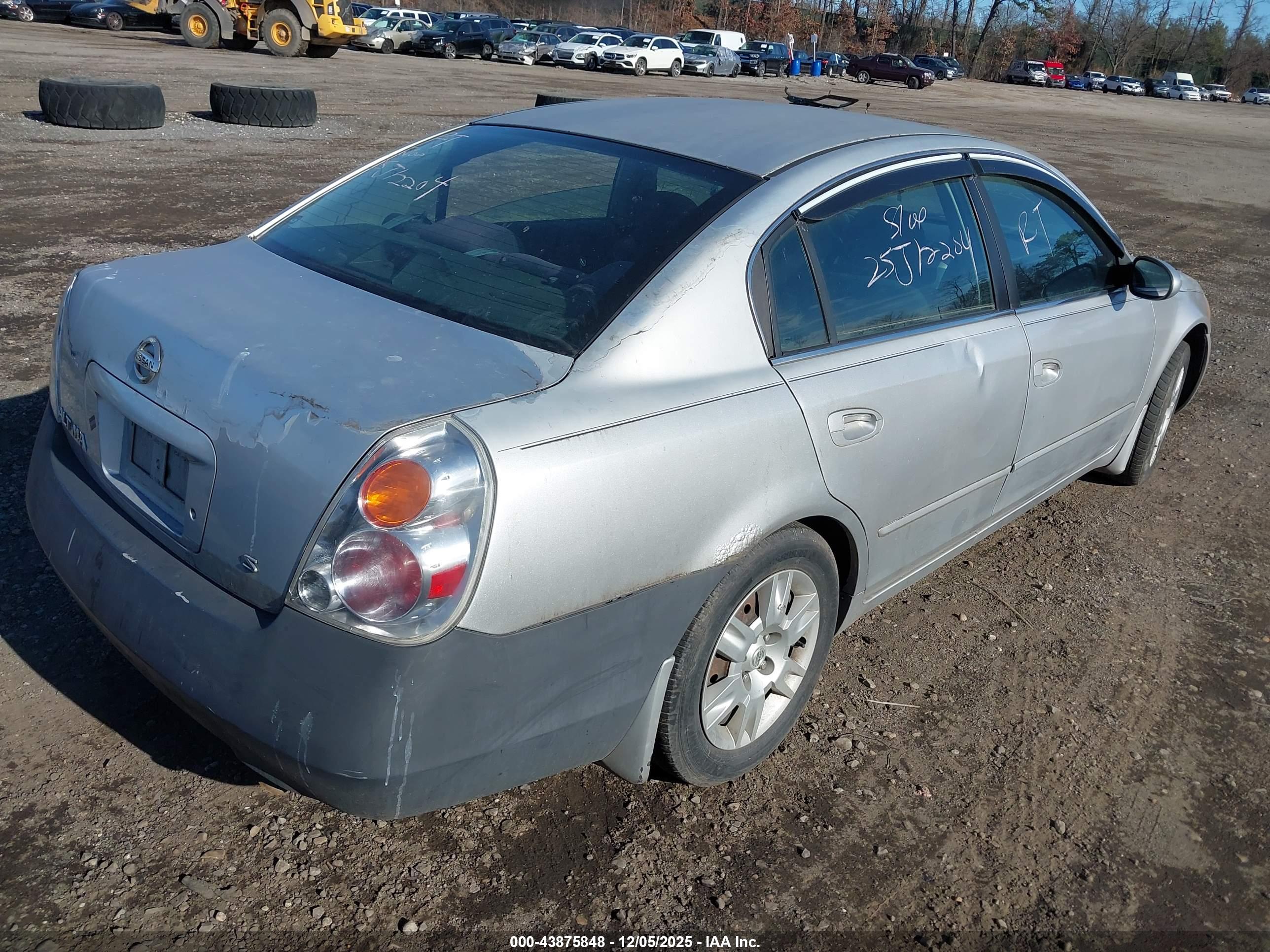 NISSAN ALTIMA image 4