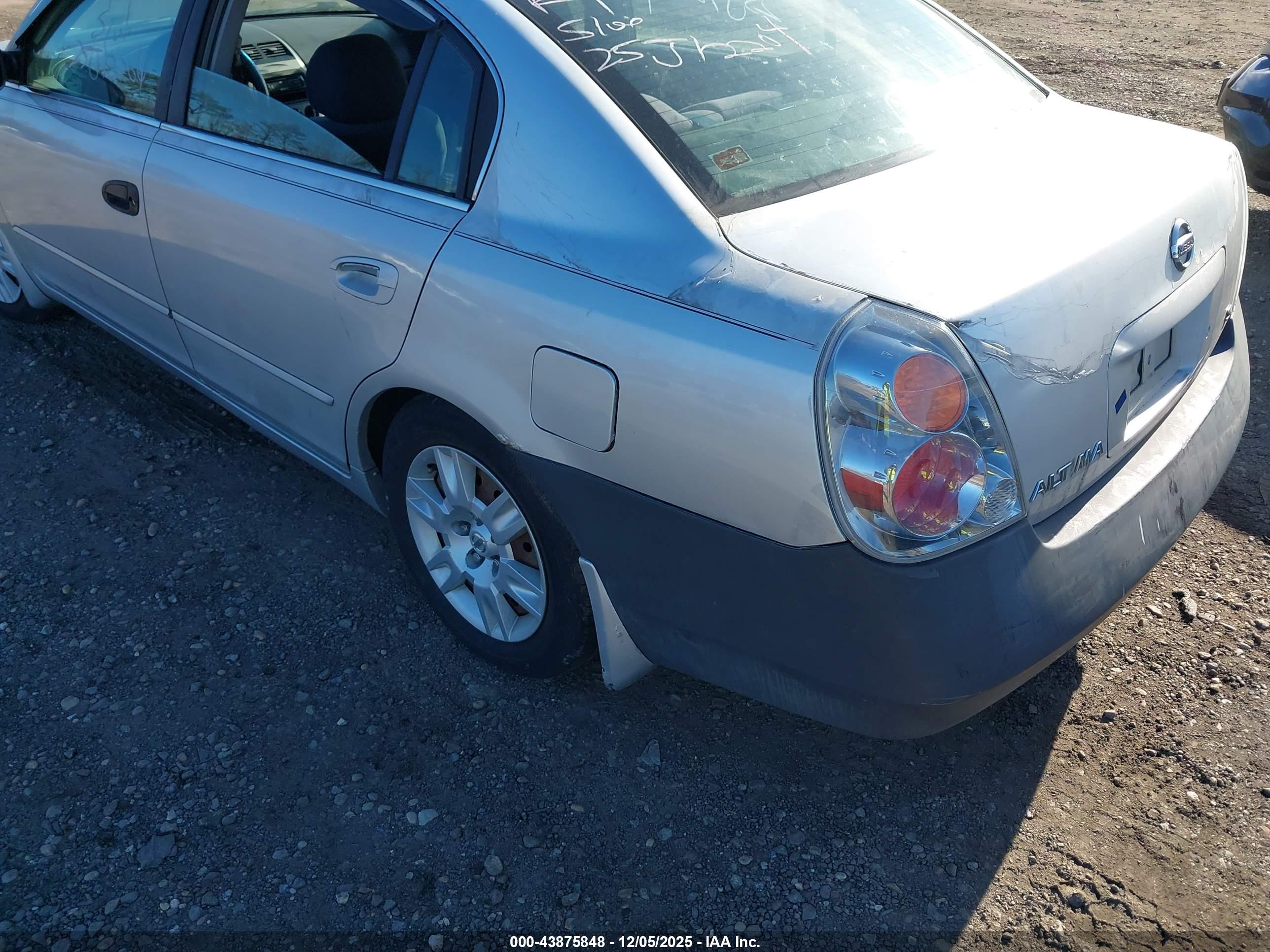 NISSAN ALTIMA image 6