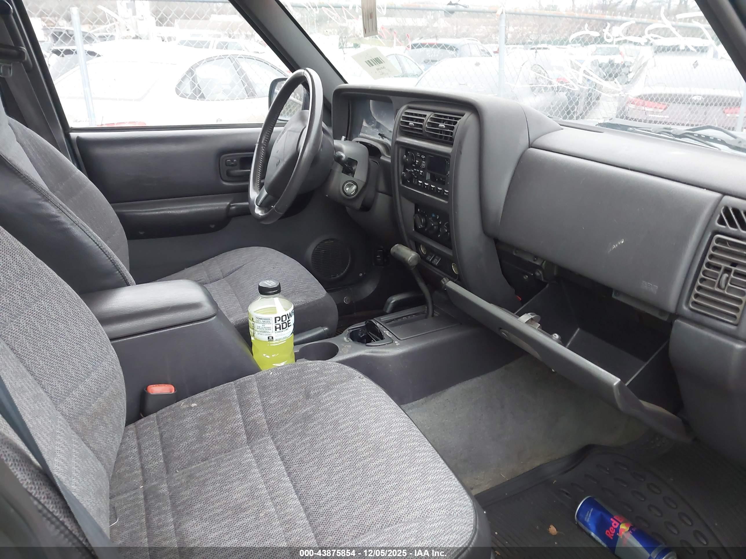 JEEP CHEROKEE image 5