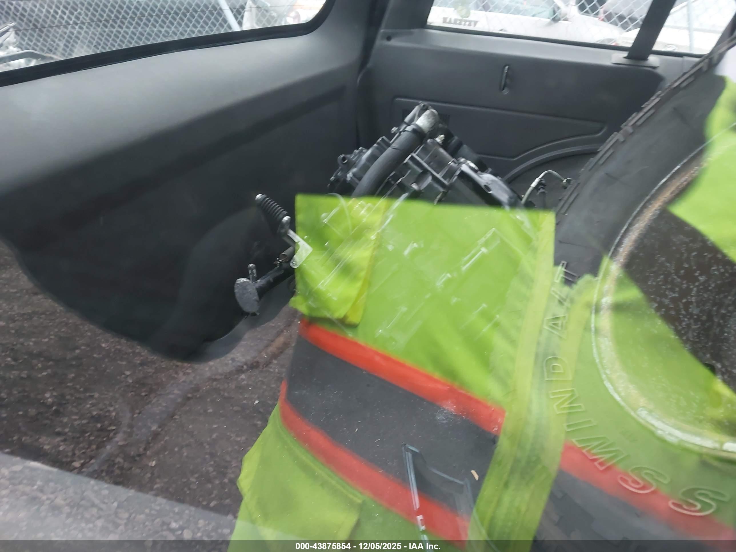 JEEP CHEROKEE image 8