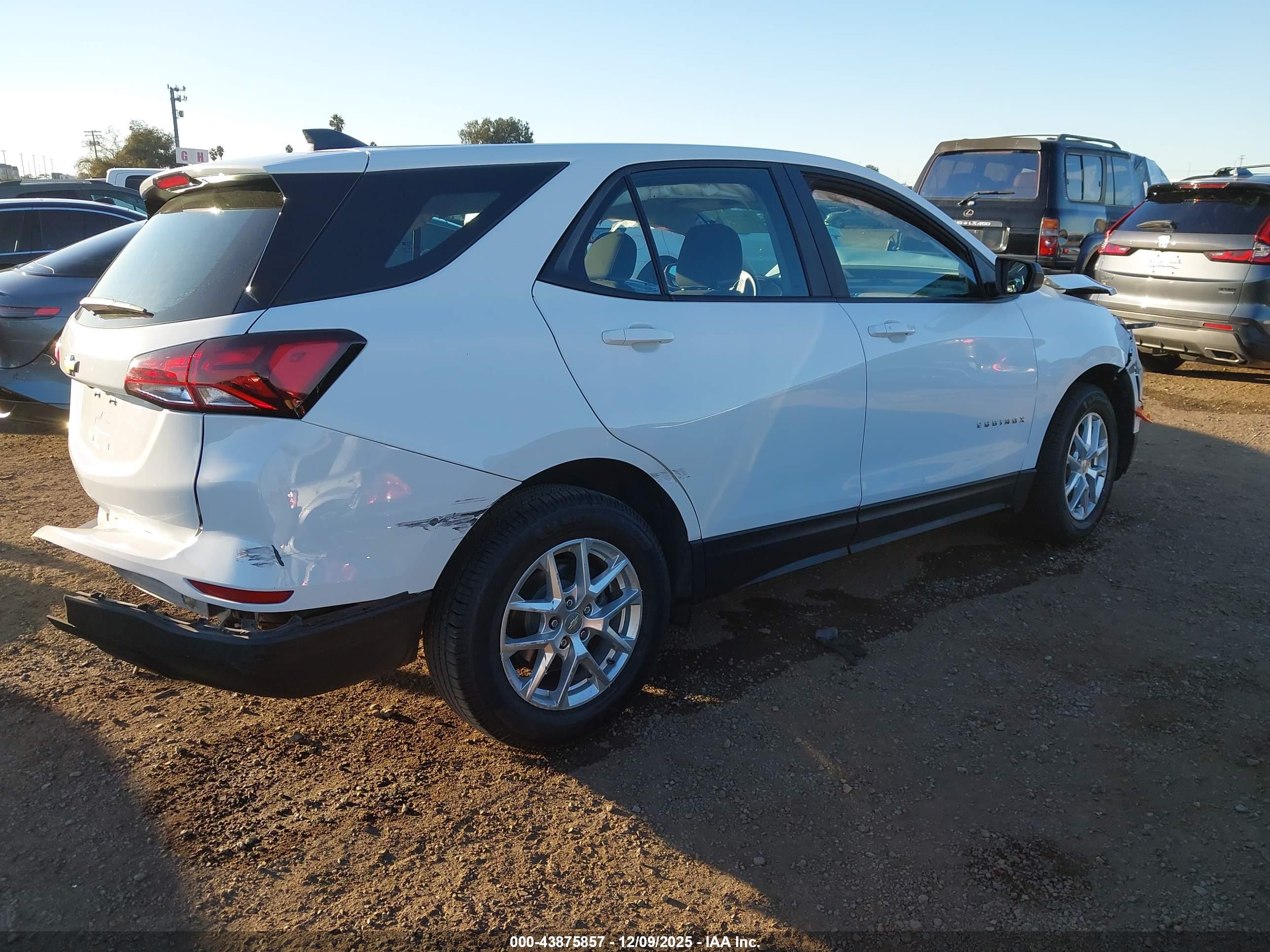 CHEVROLET EQUINOX image 4
