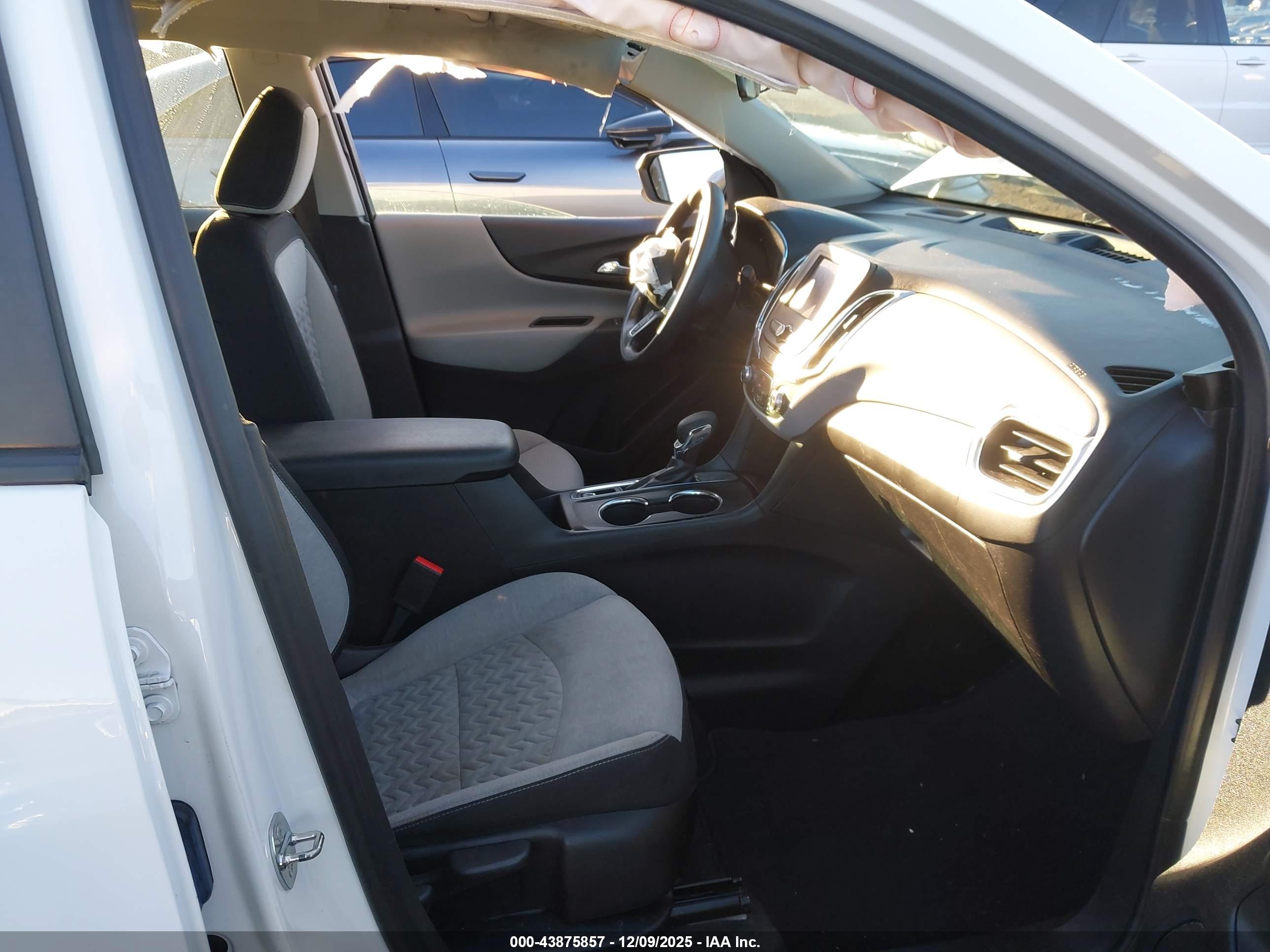CHEVROLET EQUINOX image 5