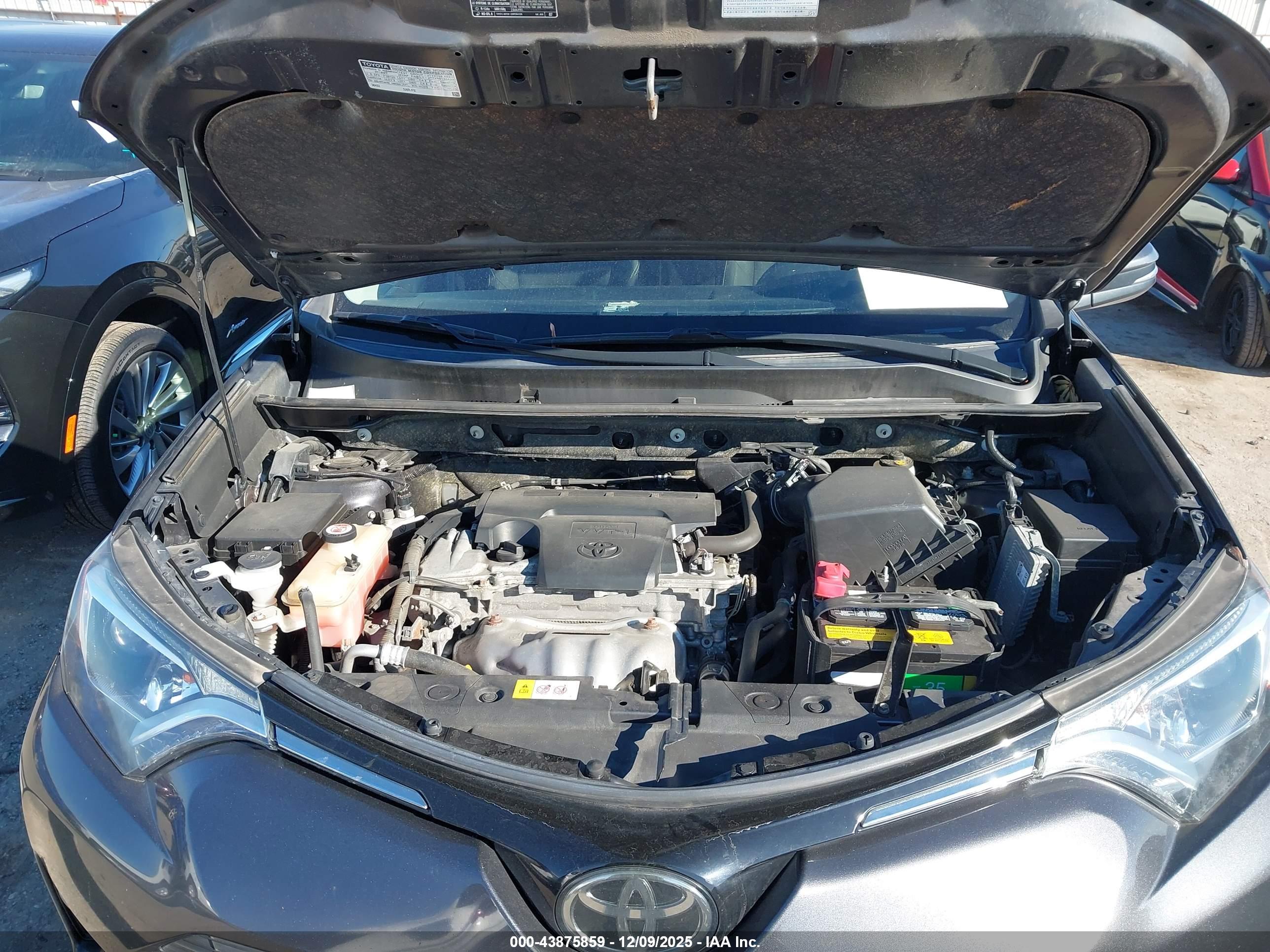 TOYOTA RAV4 image 10