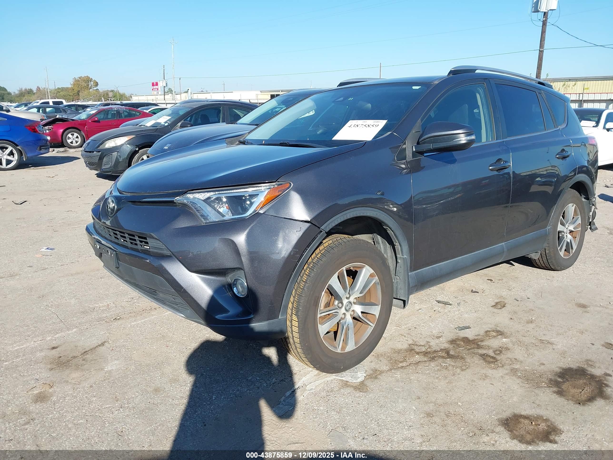 TOYOTA RAV4 image 2