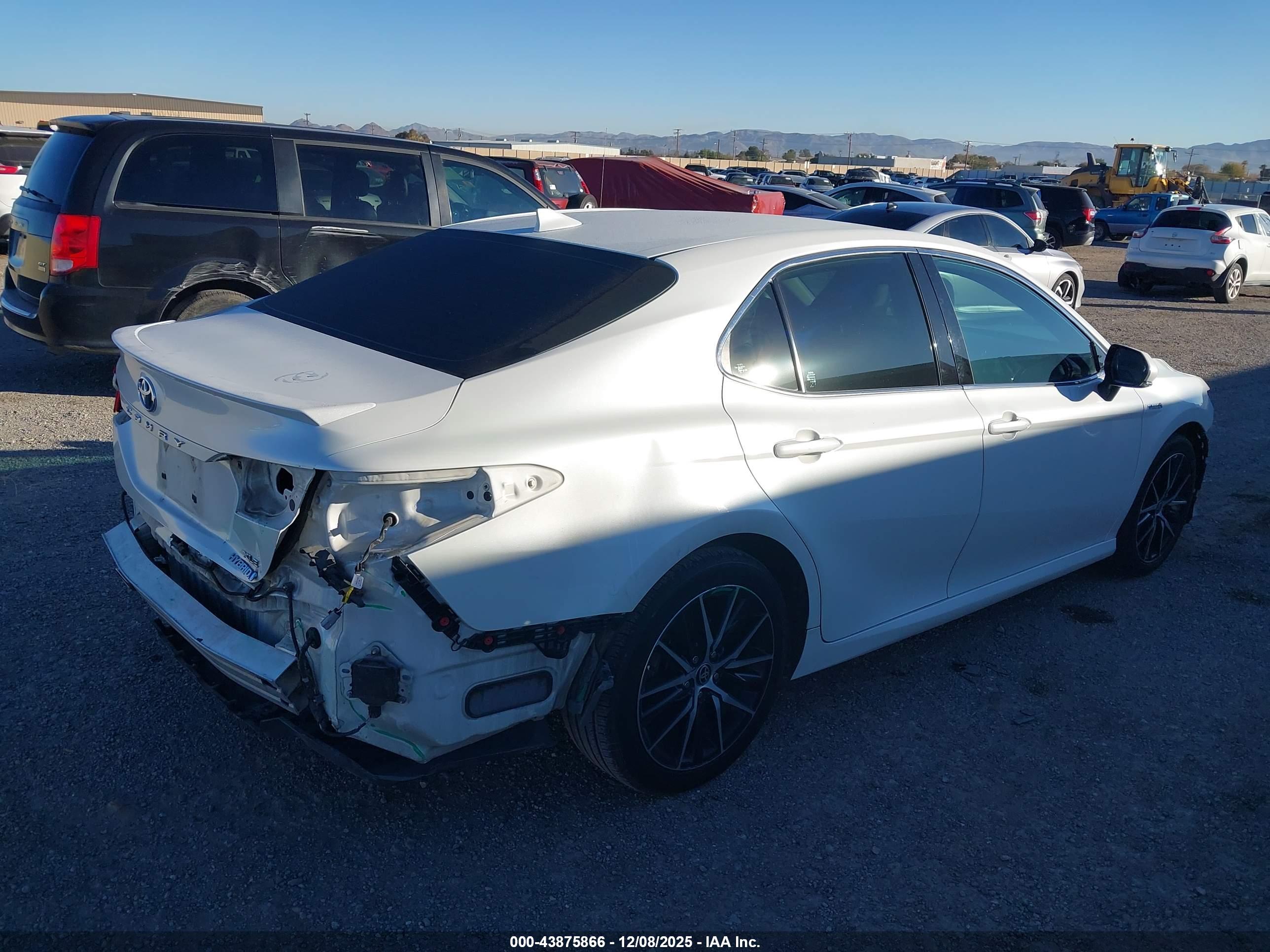 TOYOTA CAMRY image 4