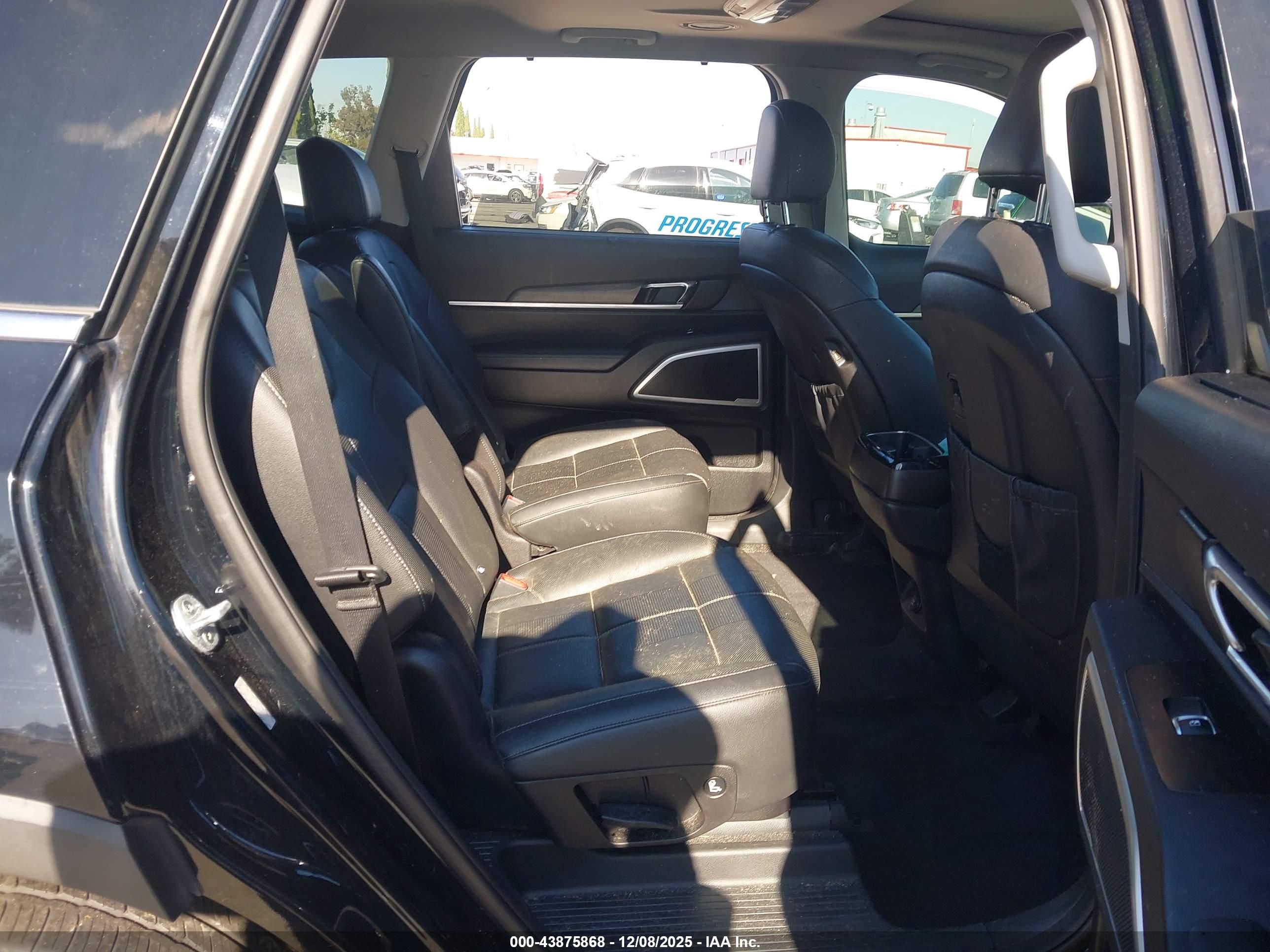 KIA TELLURIDE image 8