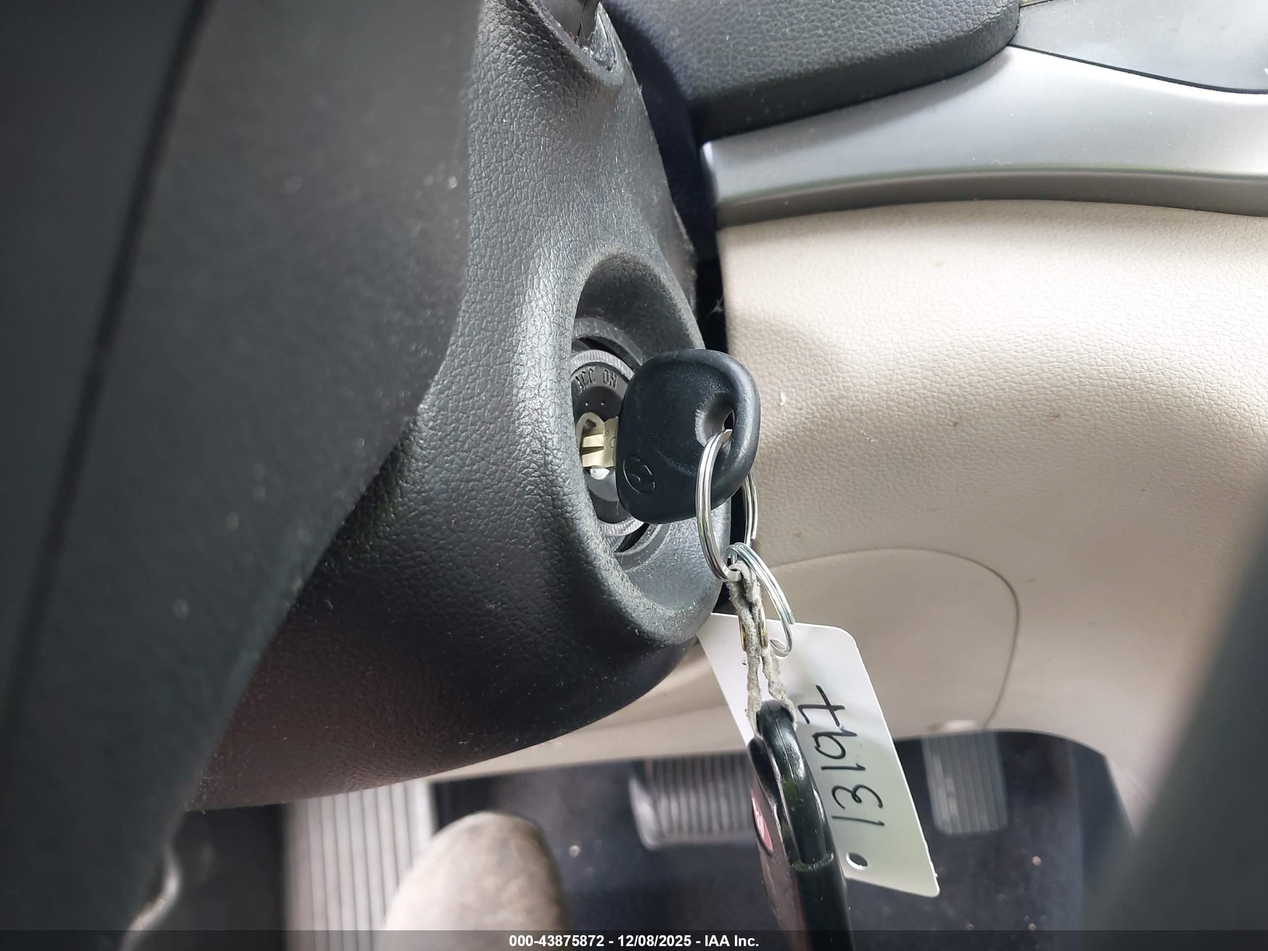 HYUNDAI ELANTRA image 11