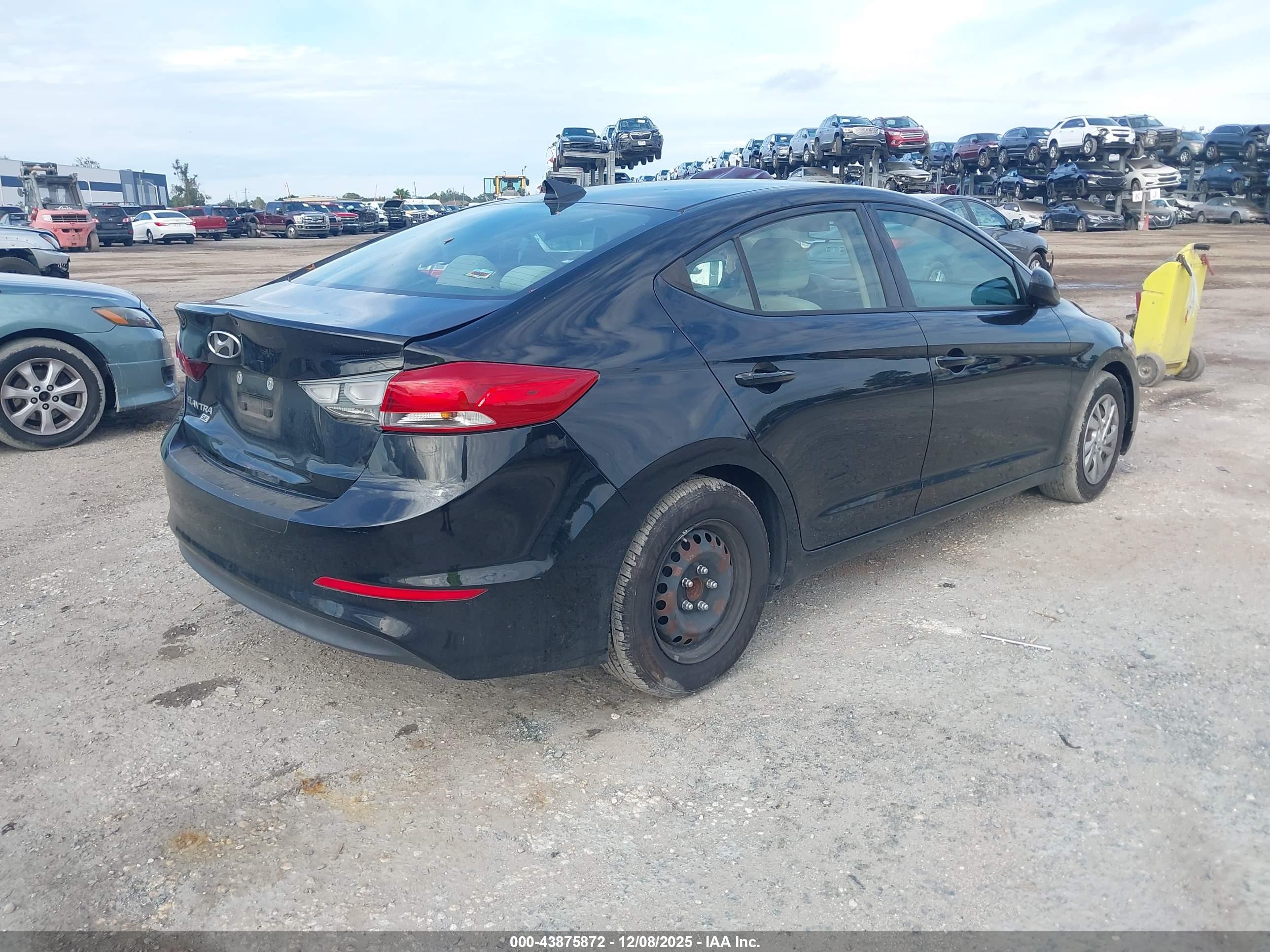 HYUNDAI ELANTRA image 4