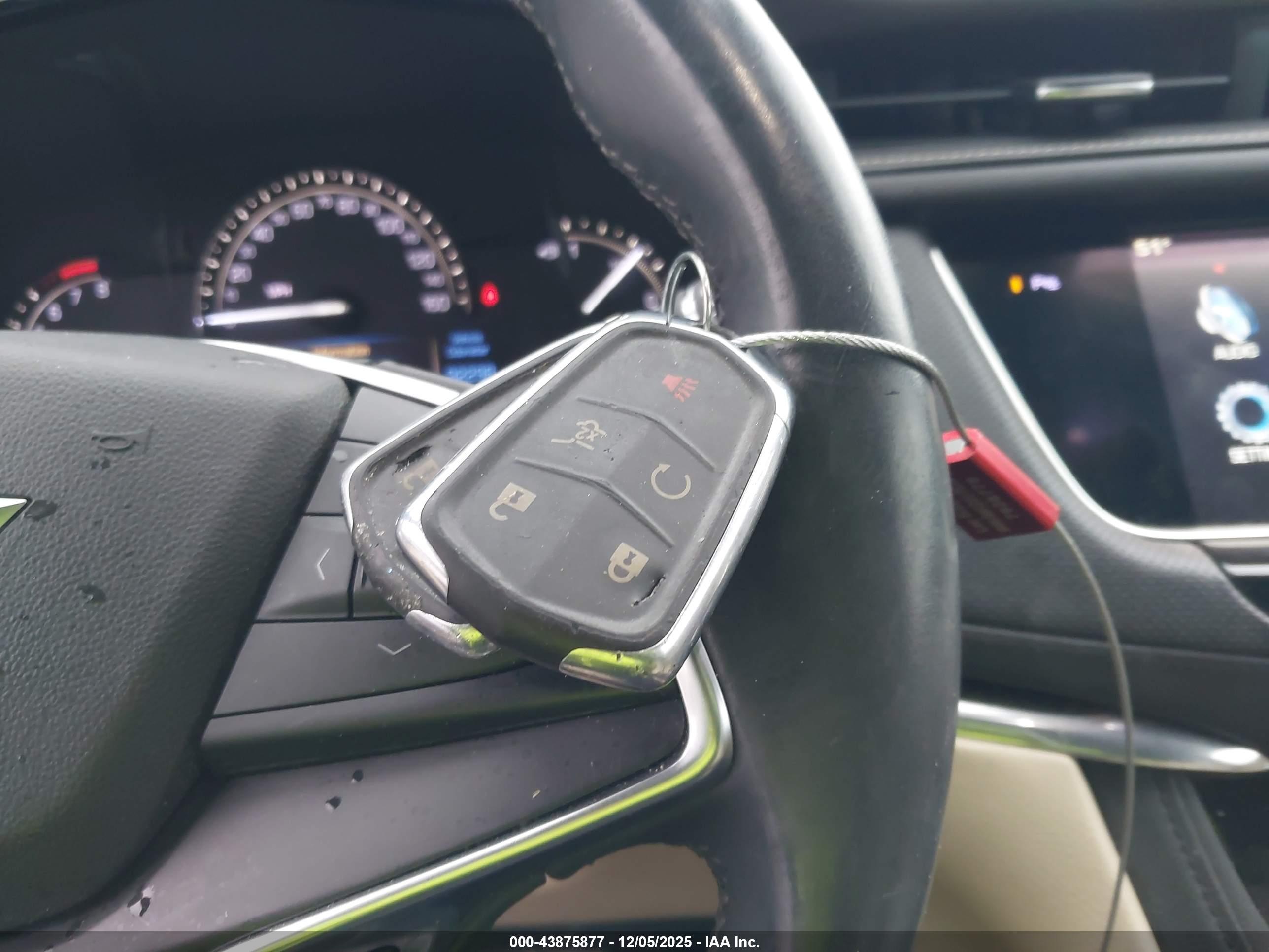CADILLAC XT5 image 11