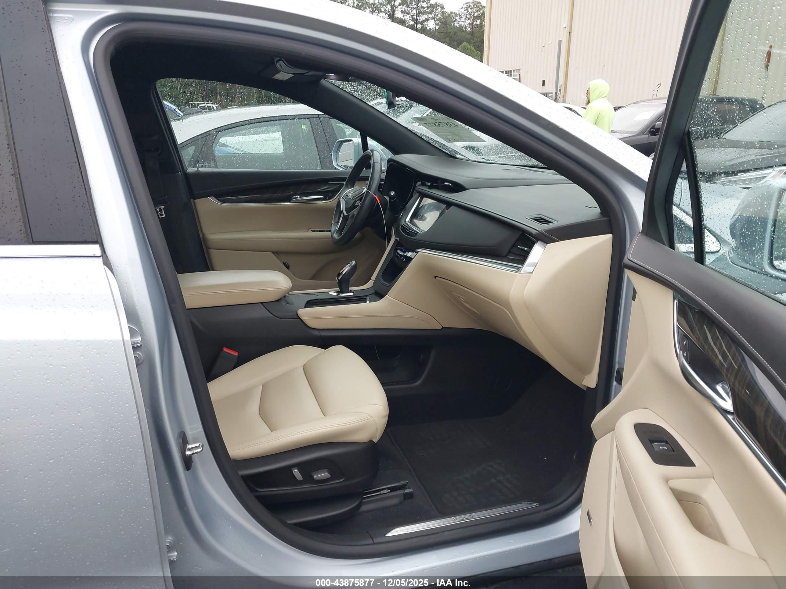 CADILLAC XT5 image 5