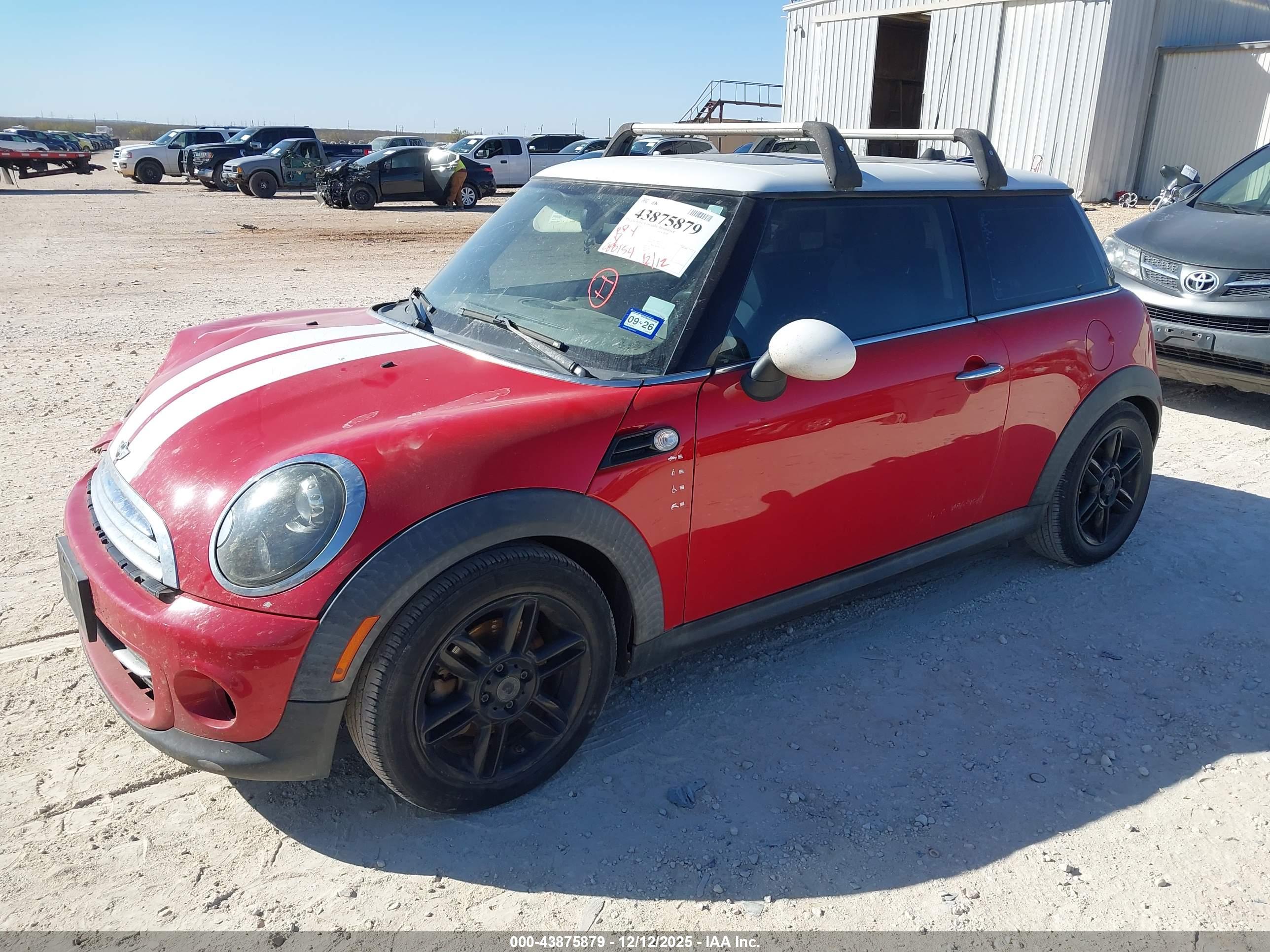 MINI COOPER image 2
