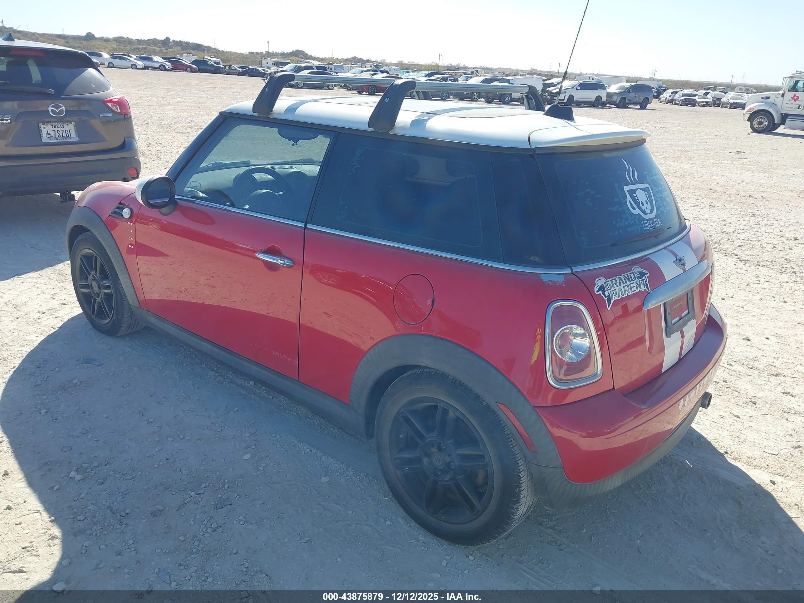 MINI COOPER image 3