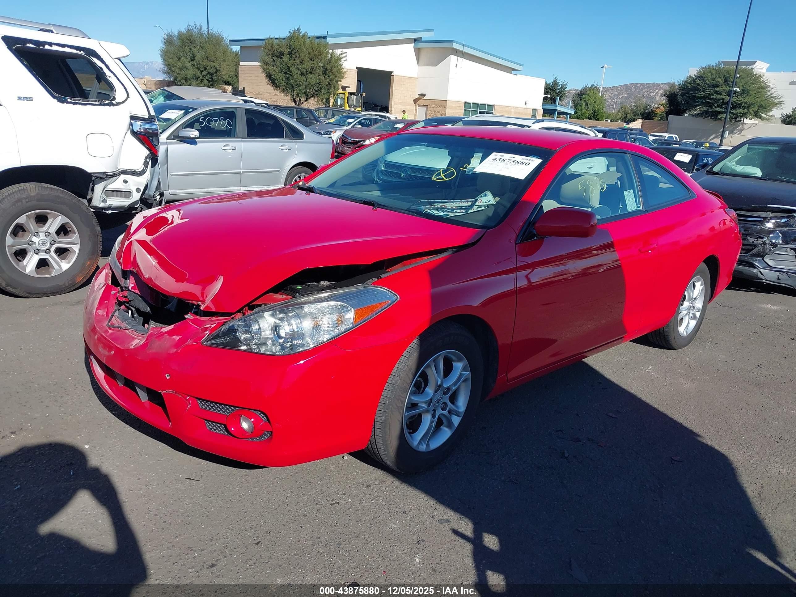 TOYOTA CAMRY image 2