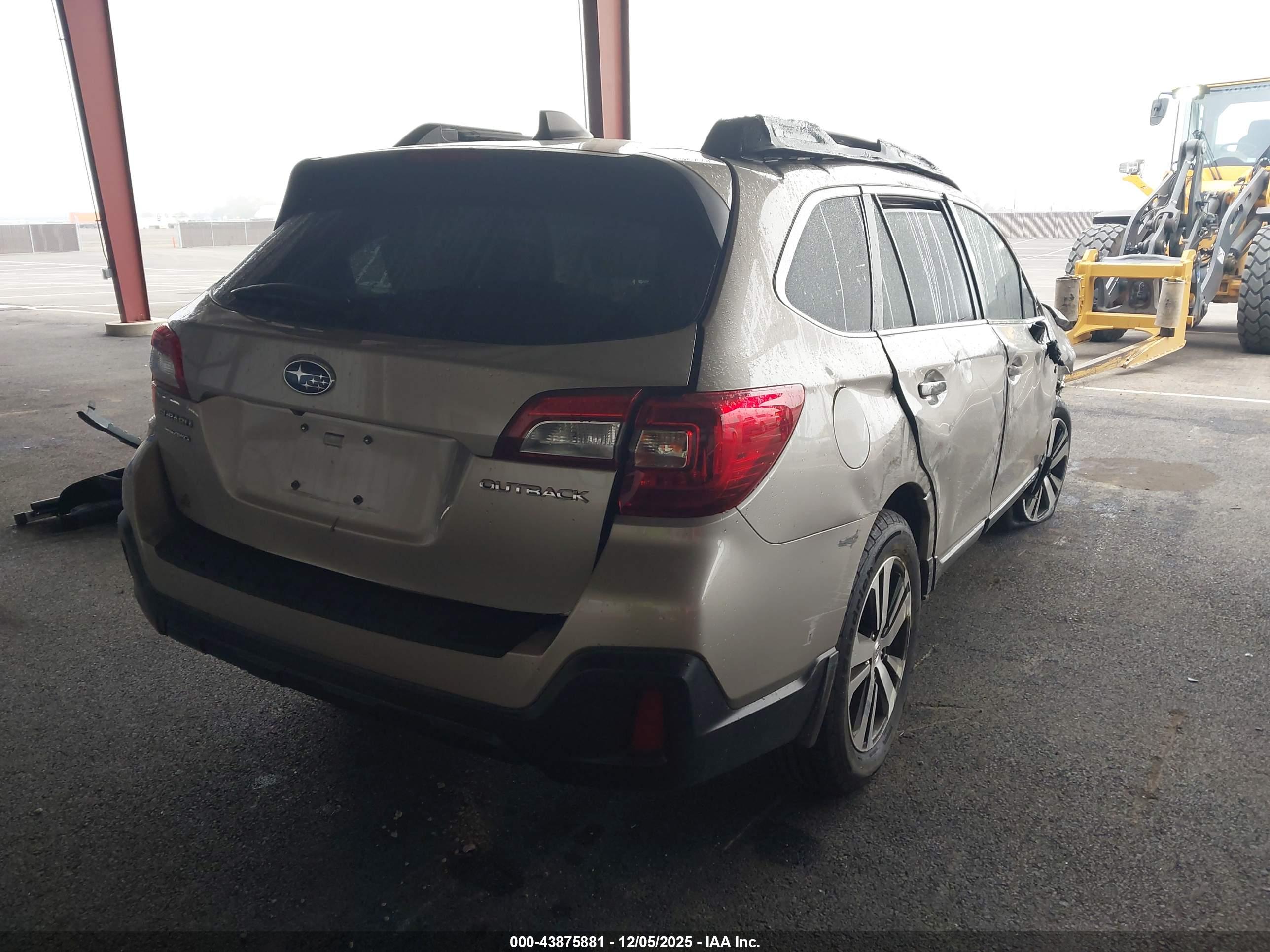 SUBARU OUTBACK image 4