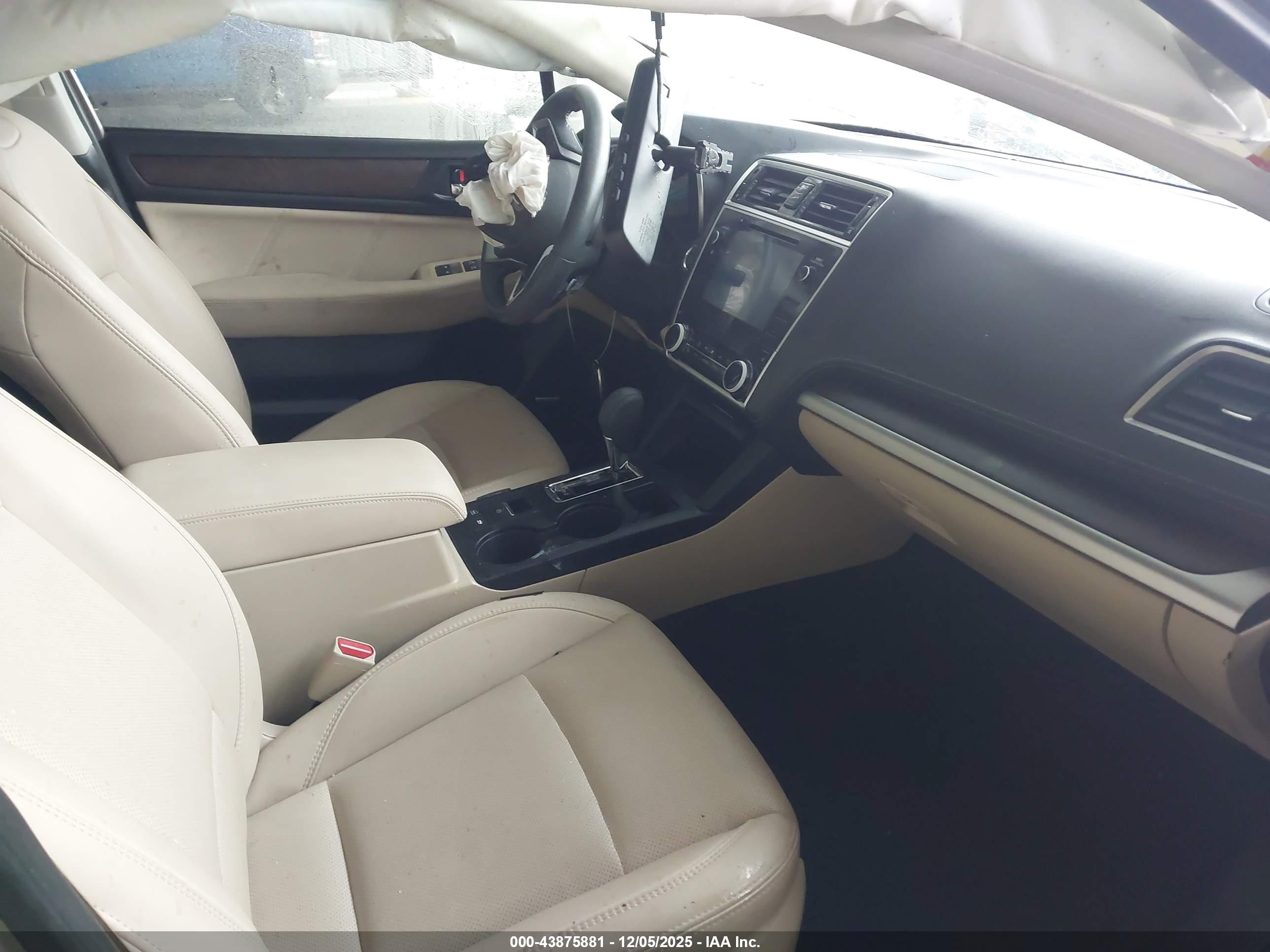 SUBARU OUTBACK image 5