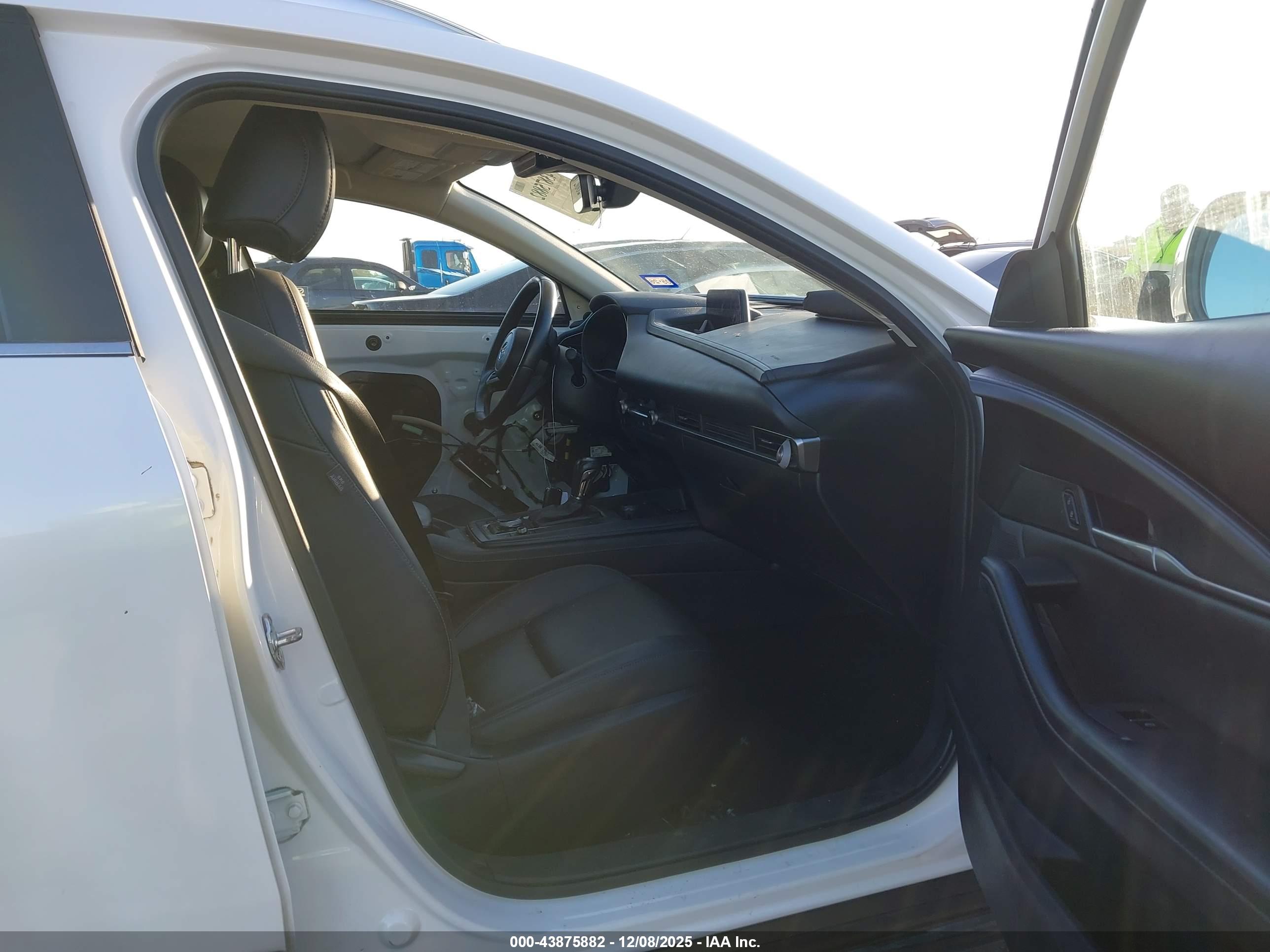 MAZDA CX-30 image 5