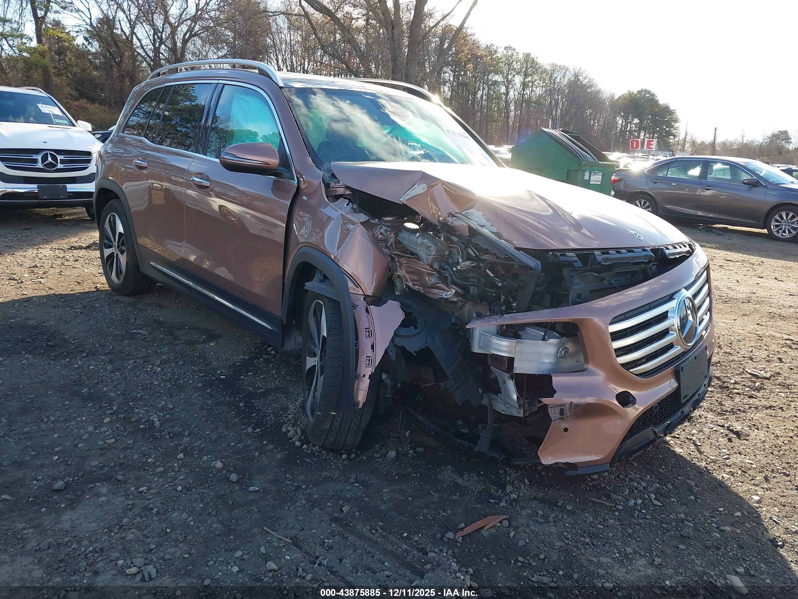 MERCEDES-BENZ GLB image 6
