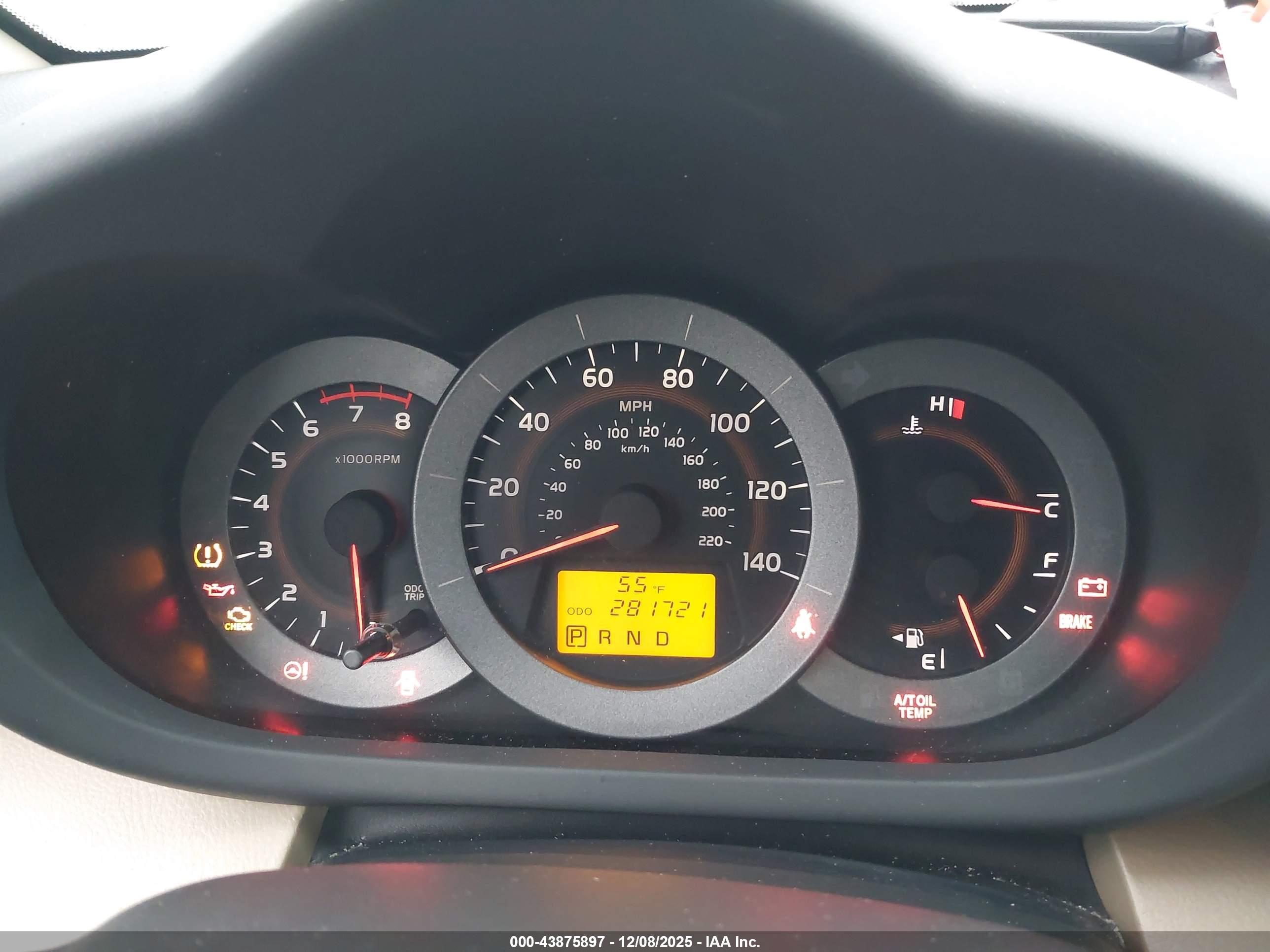 TOYOTA RAV4 image 7