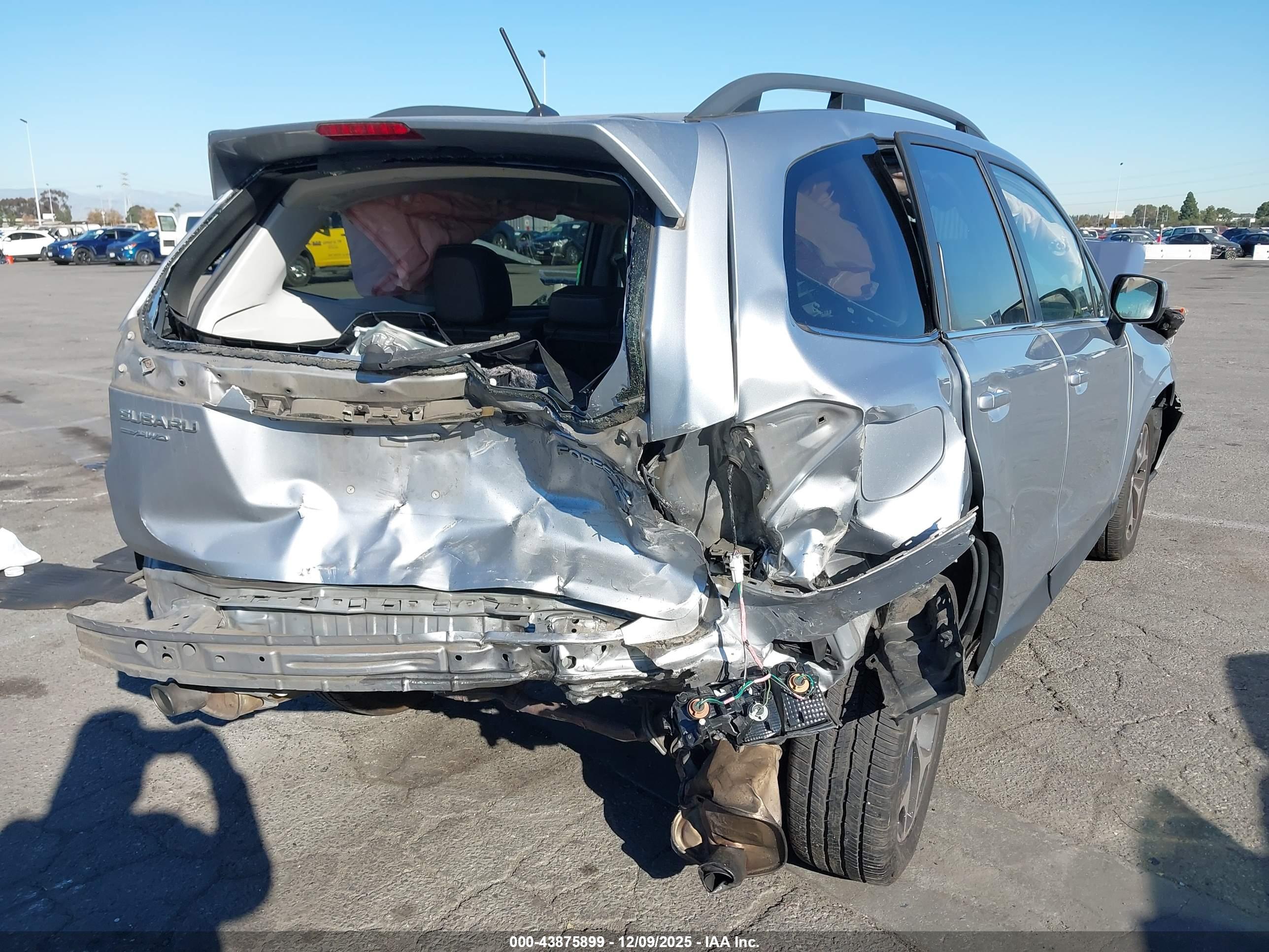 SUBARU FORESTER image 4