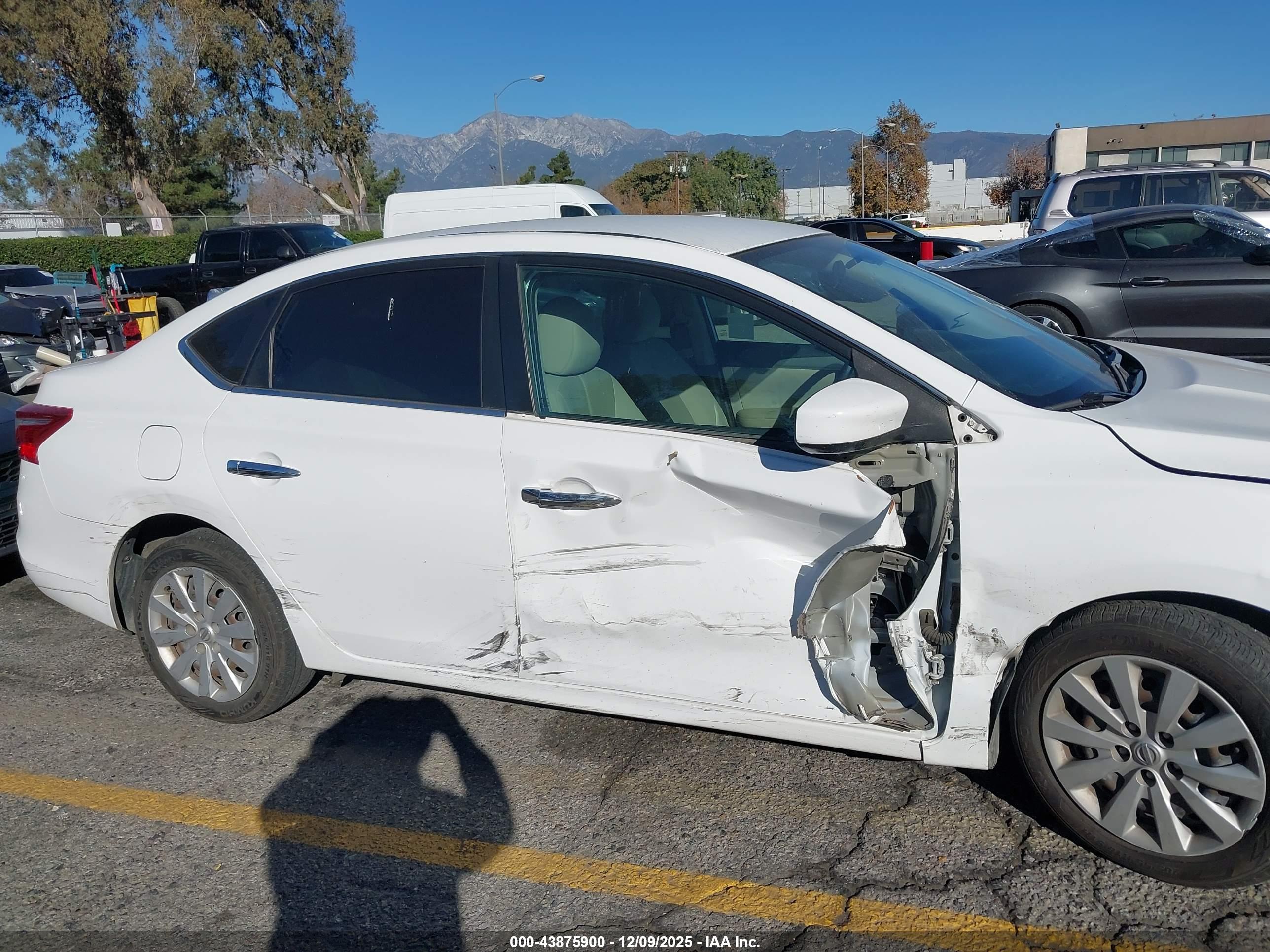 NISSAN SENTRA image 6