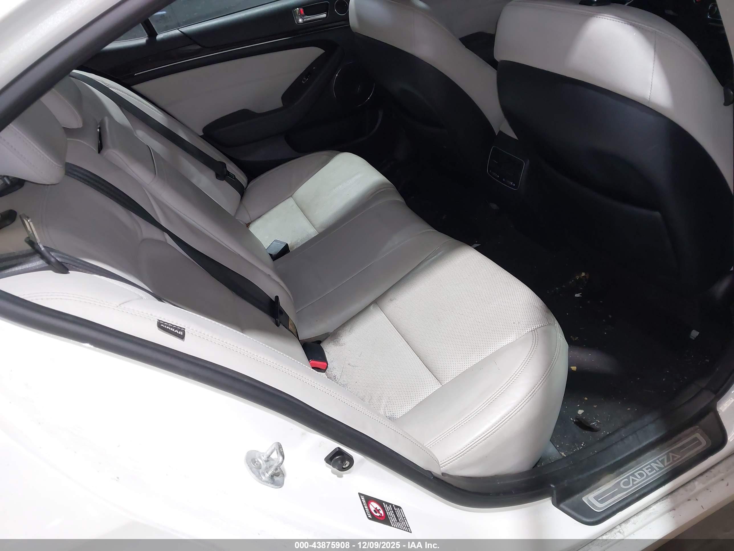 KIA CADENZA image 8
