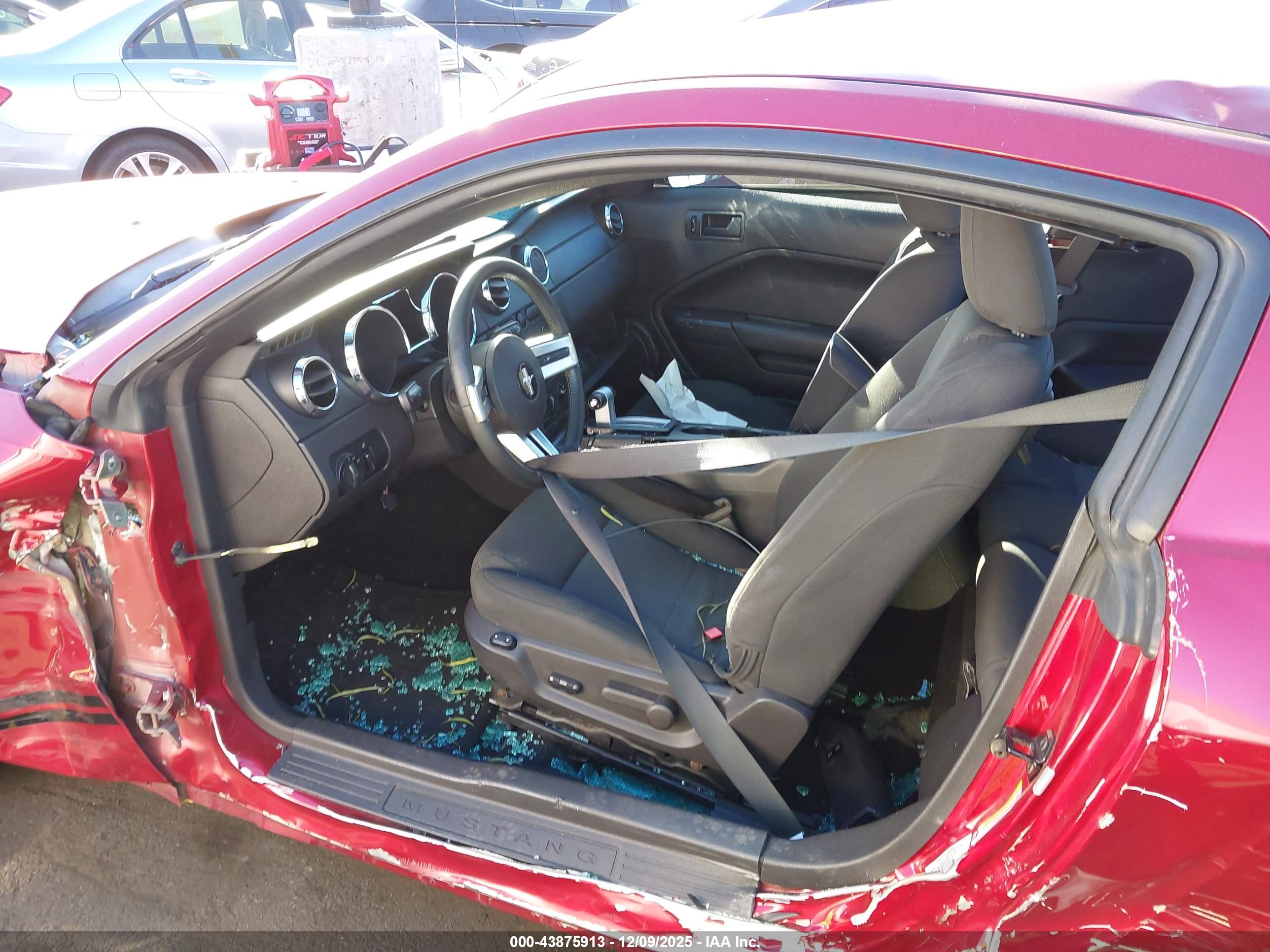 FORD MUSTANG image 5