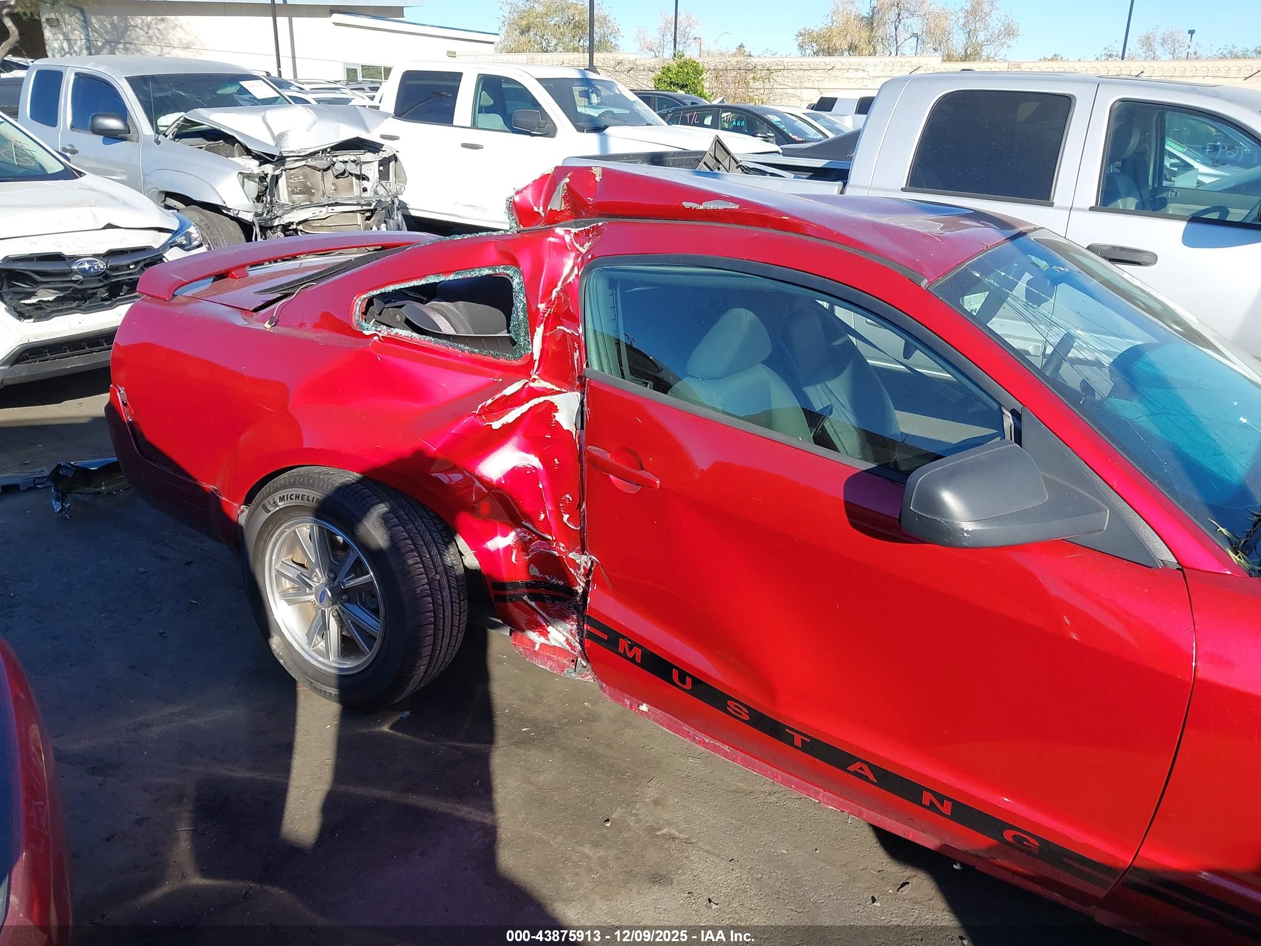FORD MUSTANG image 6