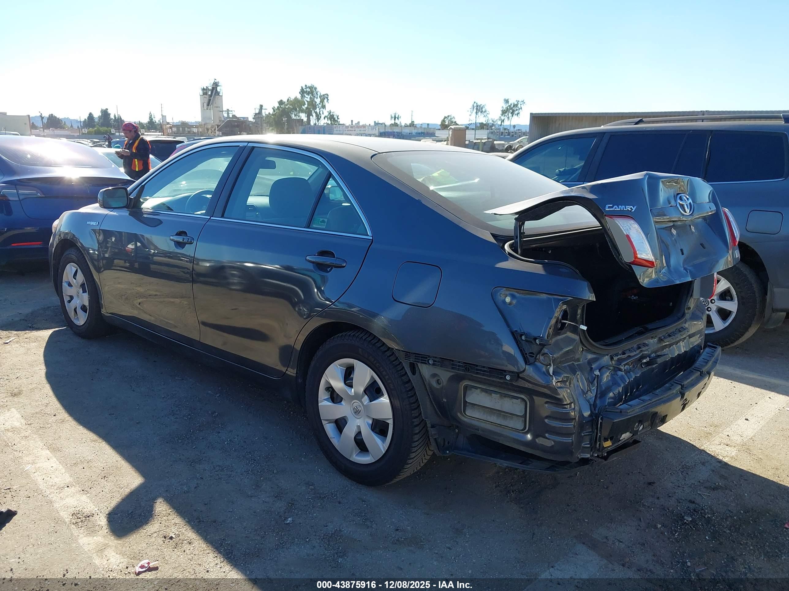 TOYOTA CAMRY image 3
