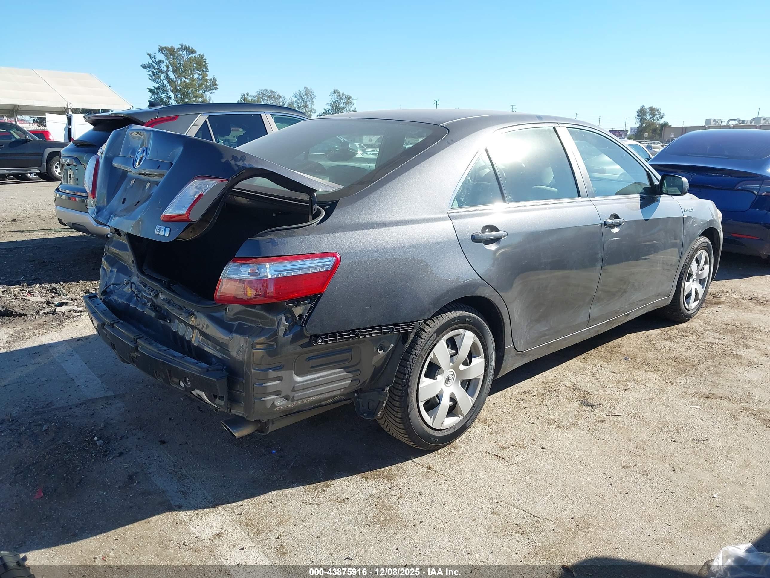 TOYOTA CAMRY image 4