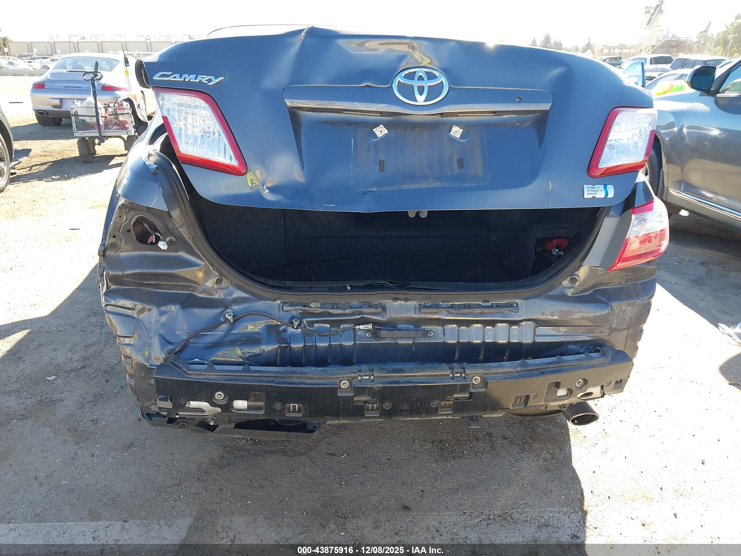 TOYOTA CAMRY image 6