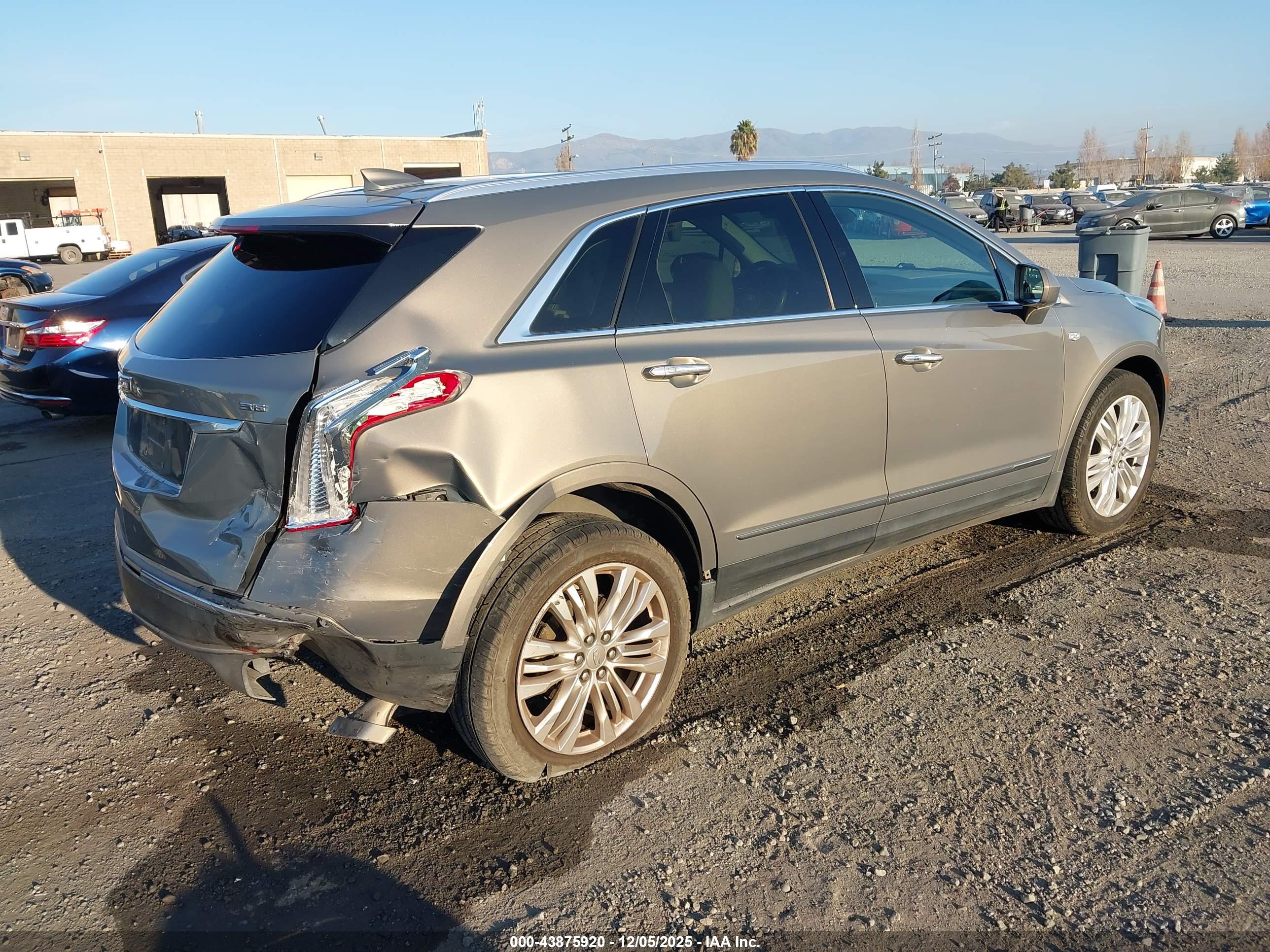 CADILLAC XT5 image 4