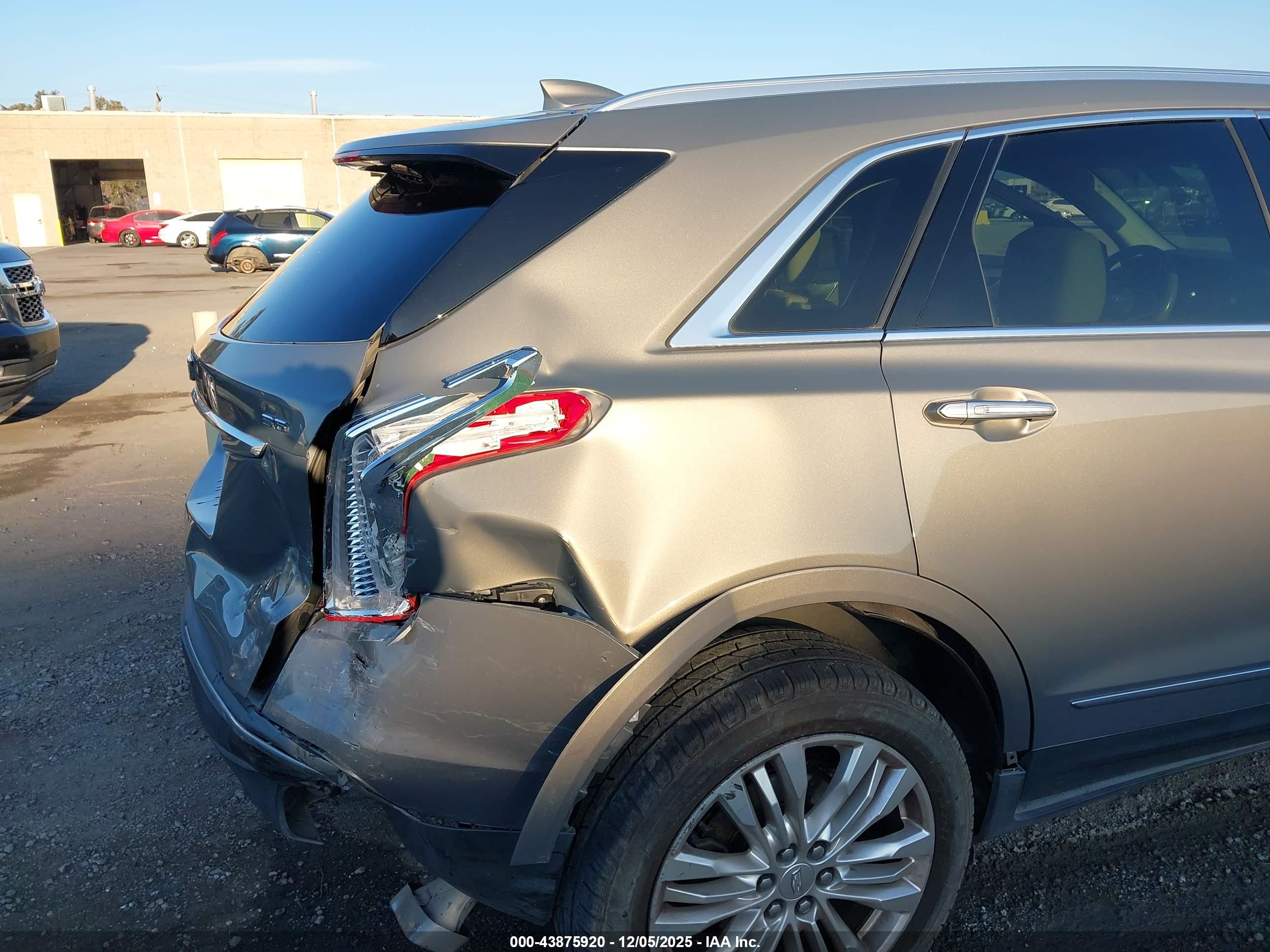 CADILLAC XT5 image 6