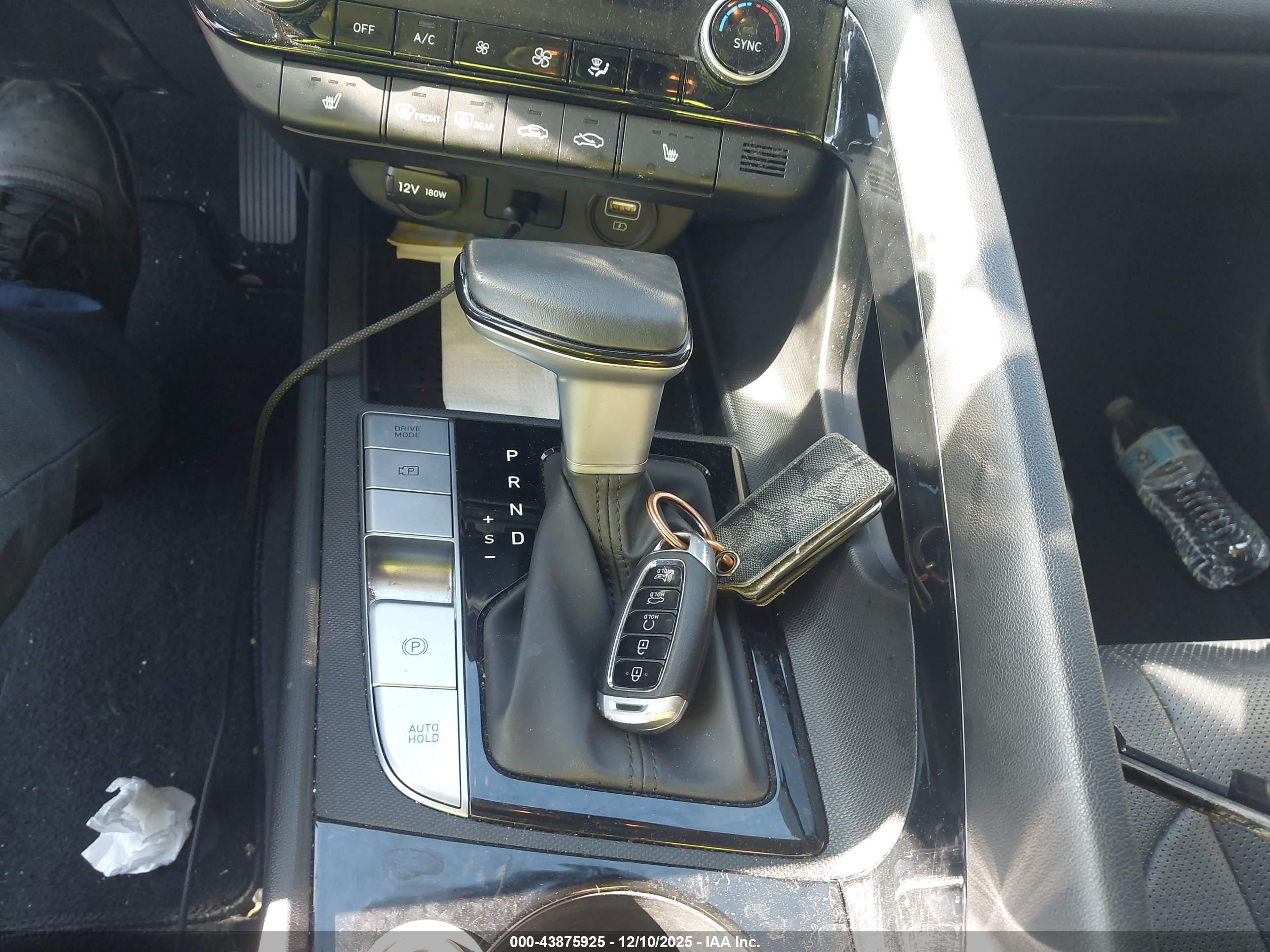 HYUNDAI ELANTRA image 11