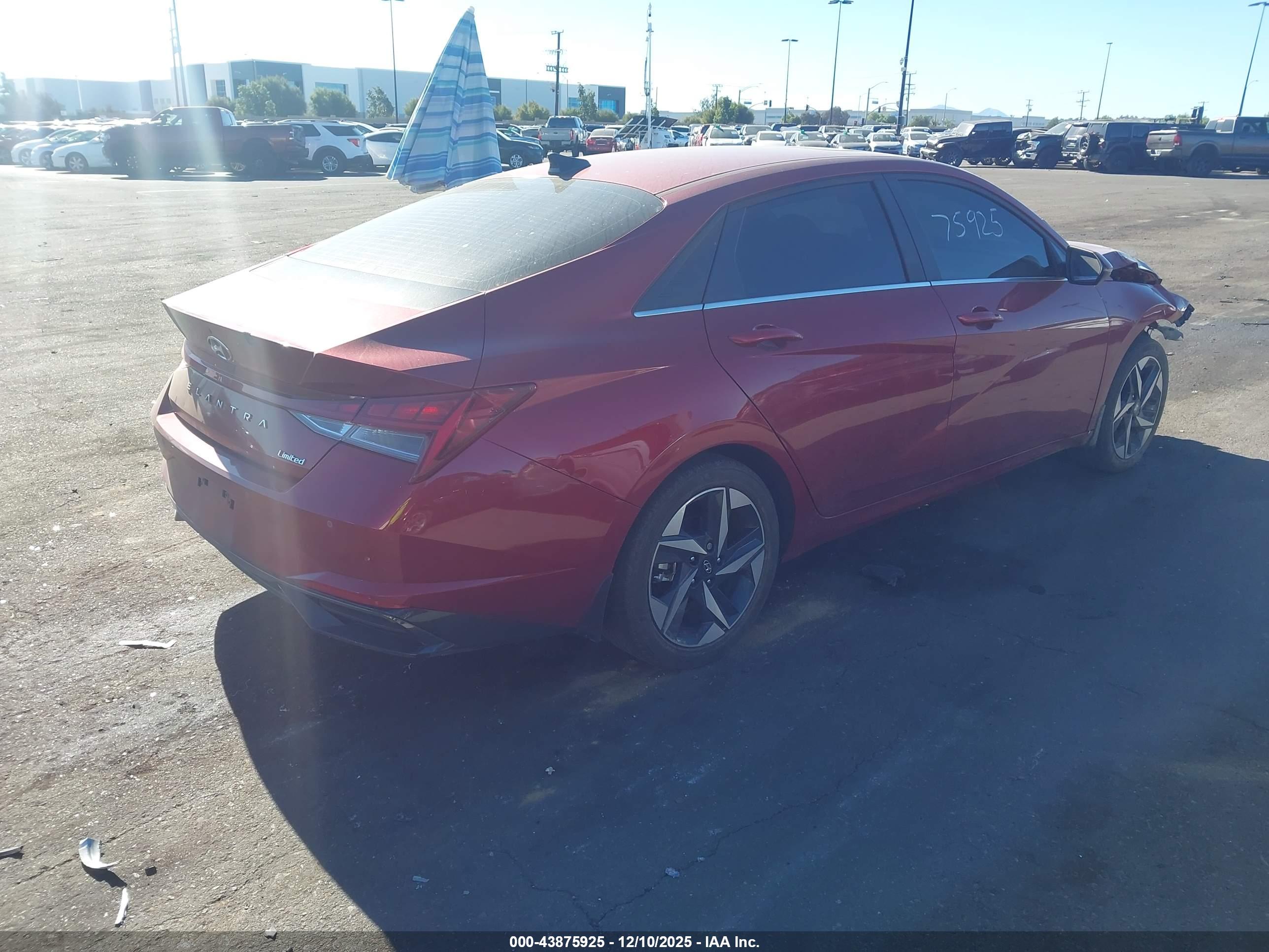 HYUNDAI ELANTRA image 4