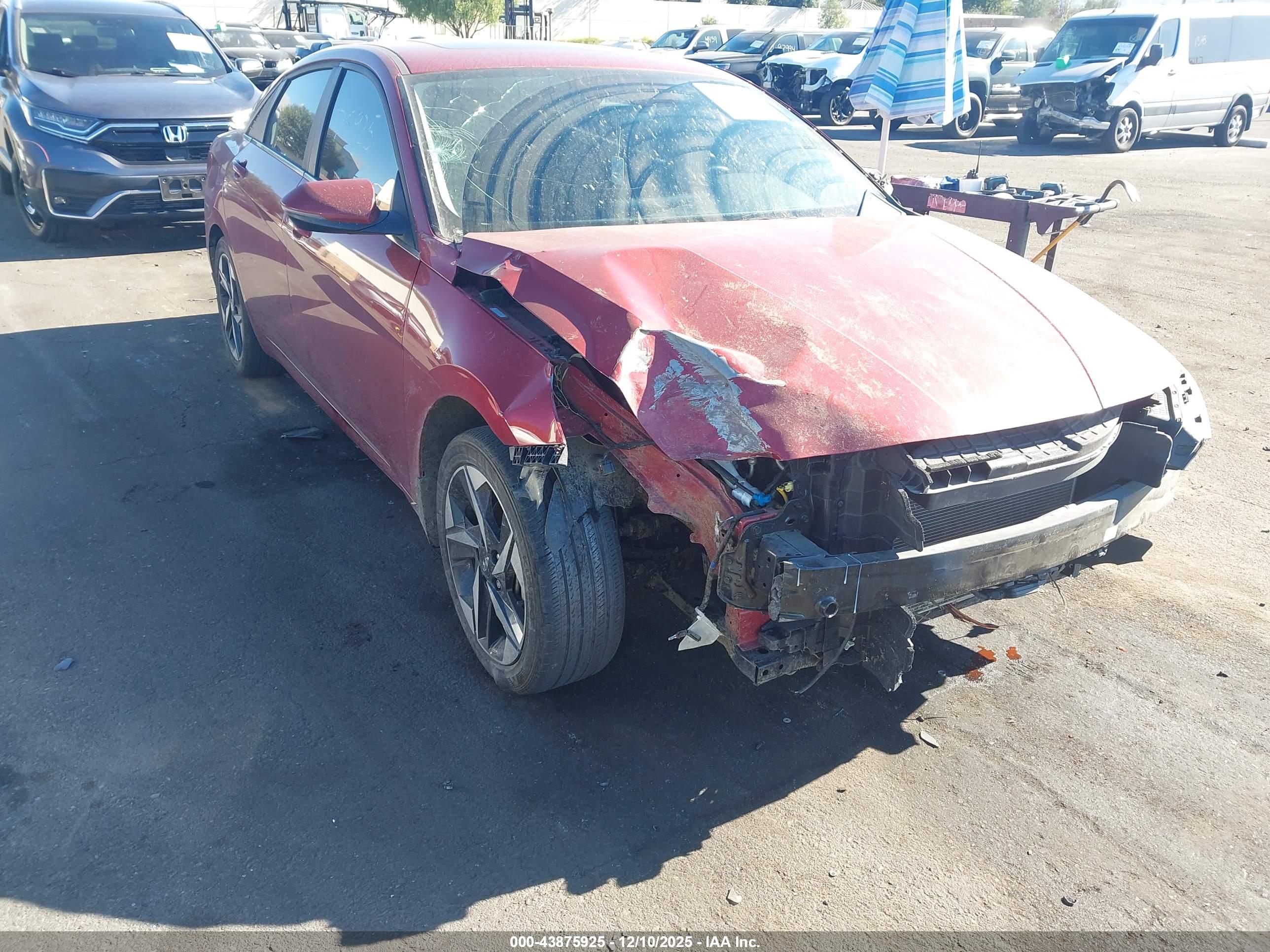 HYUNDAI ELANTRA image 6
