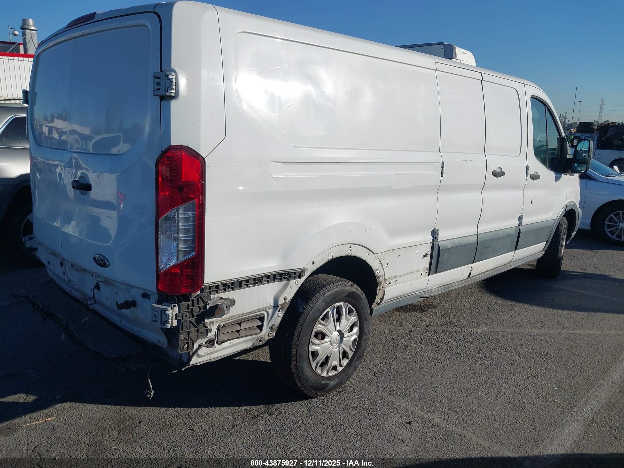 FORD TRANSIT-350 image 4