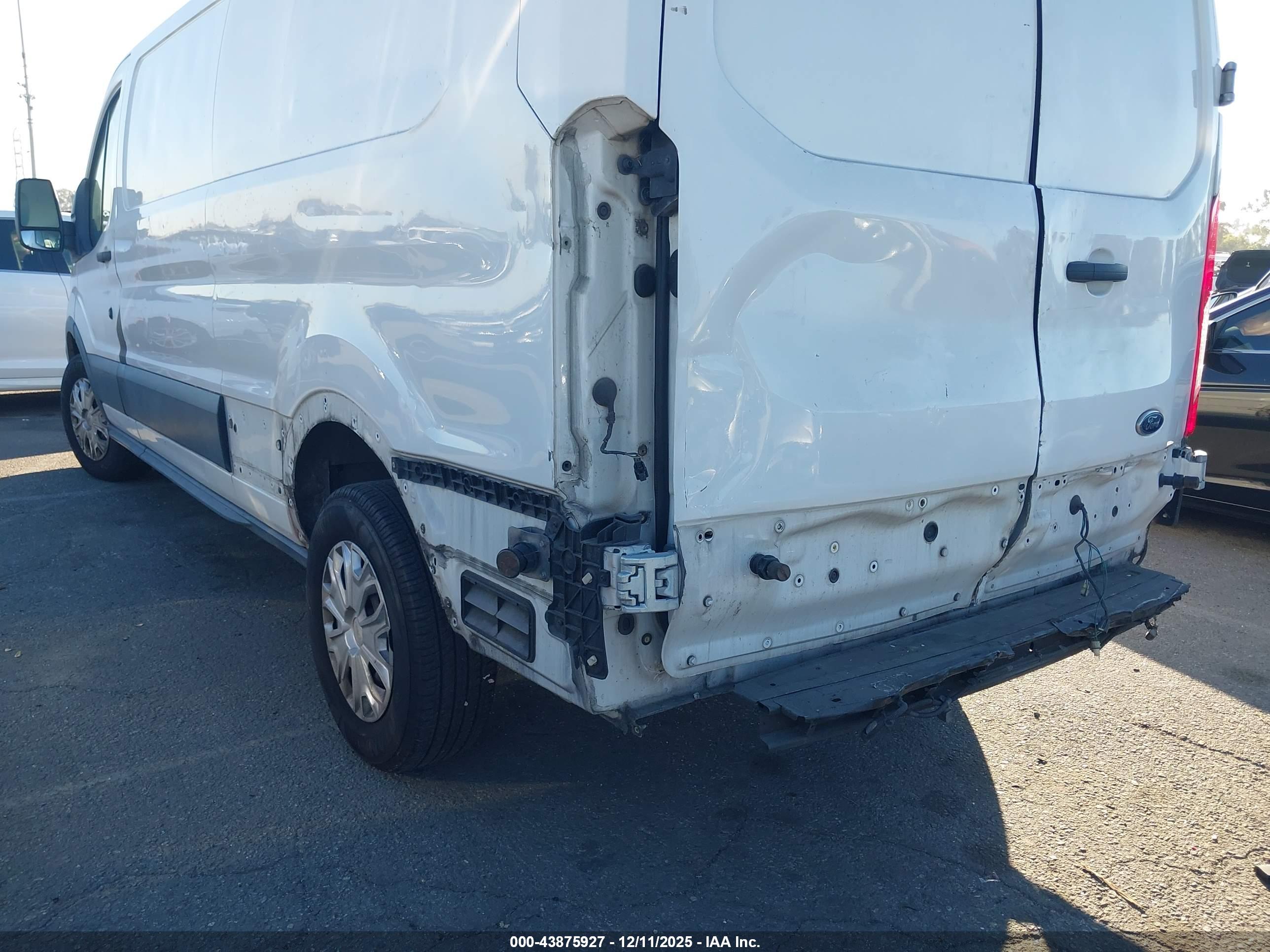 FORD TRANSIT-350 image 6