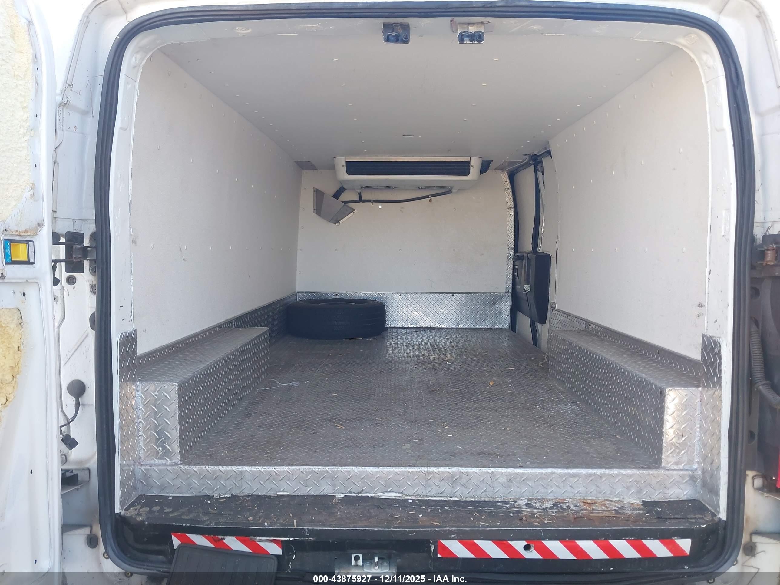 FORD TRANSIT-350 image 8