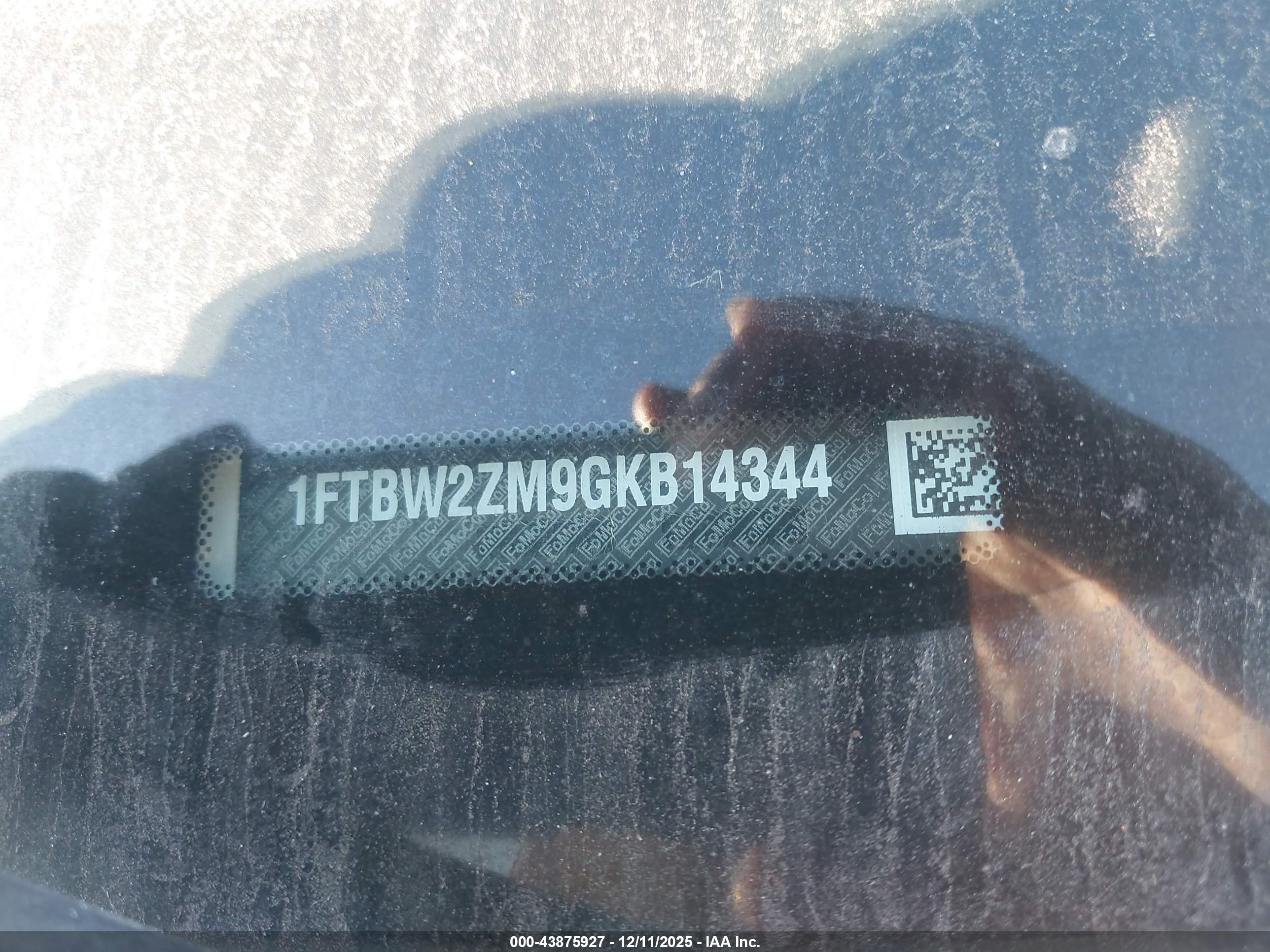 FORD TRANSIT-350 image 9