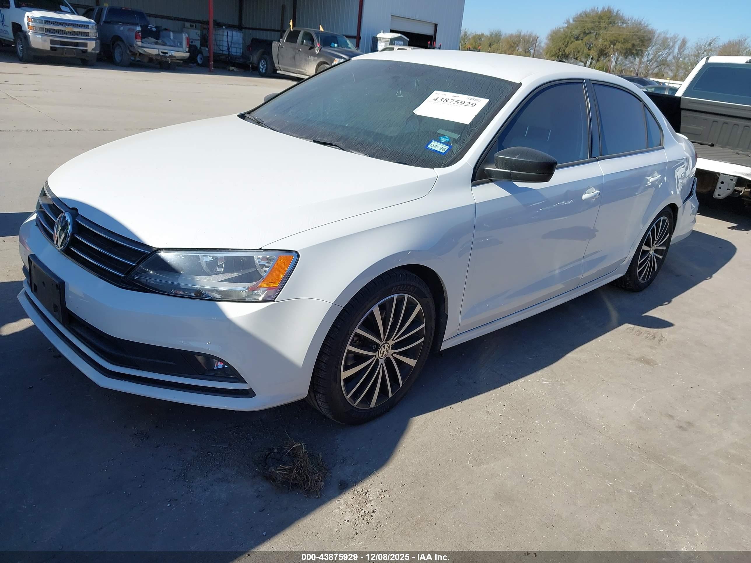 VOLKSWAGEN JETTA image 2