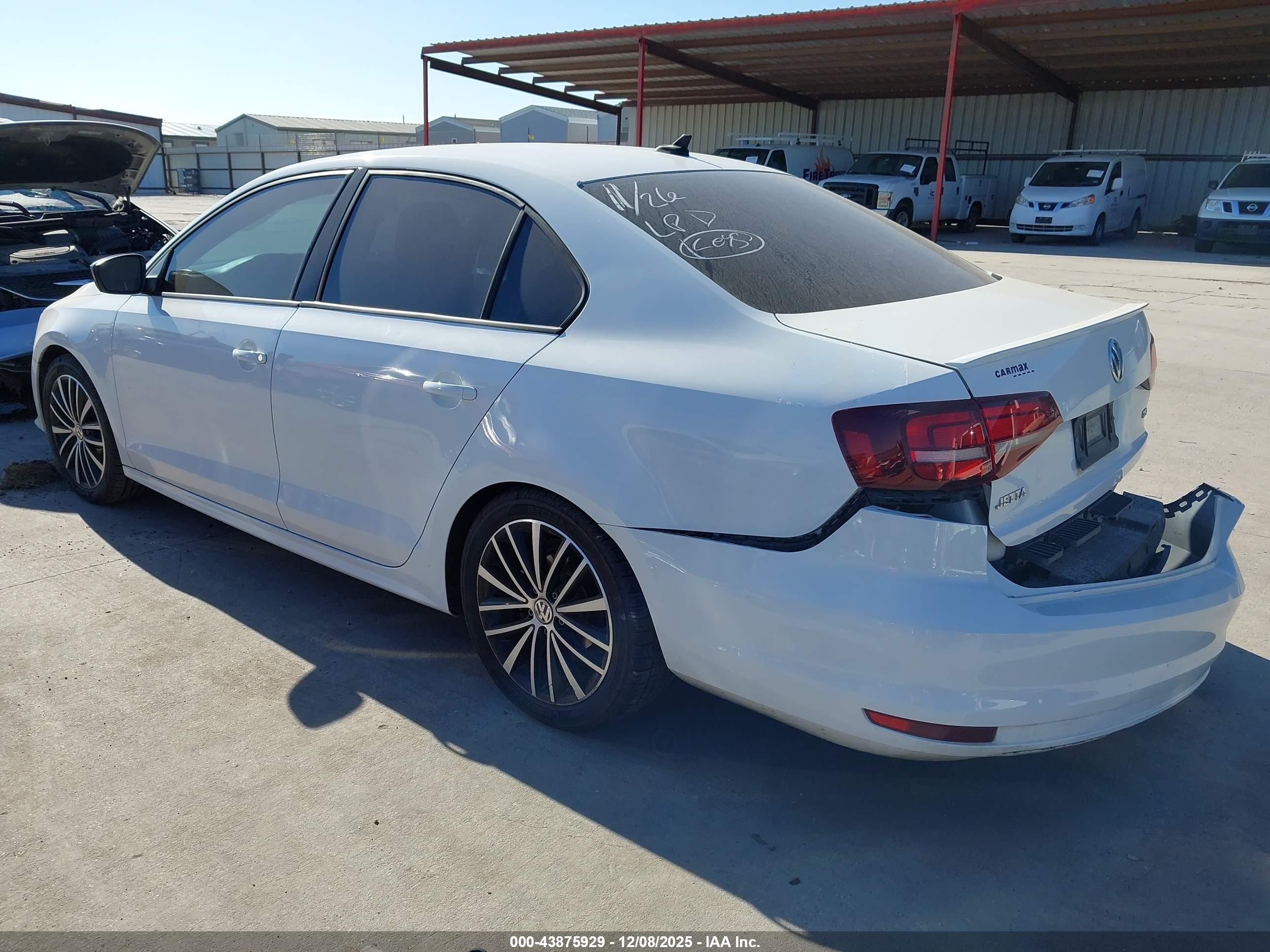 VOLKSWAGEN JETTA image 3