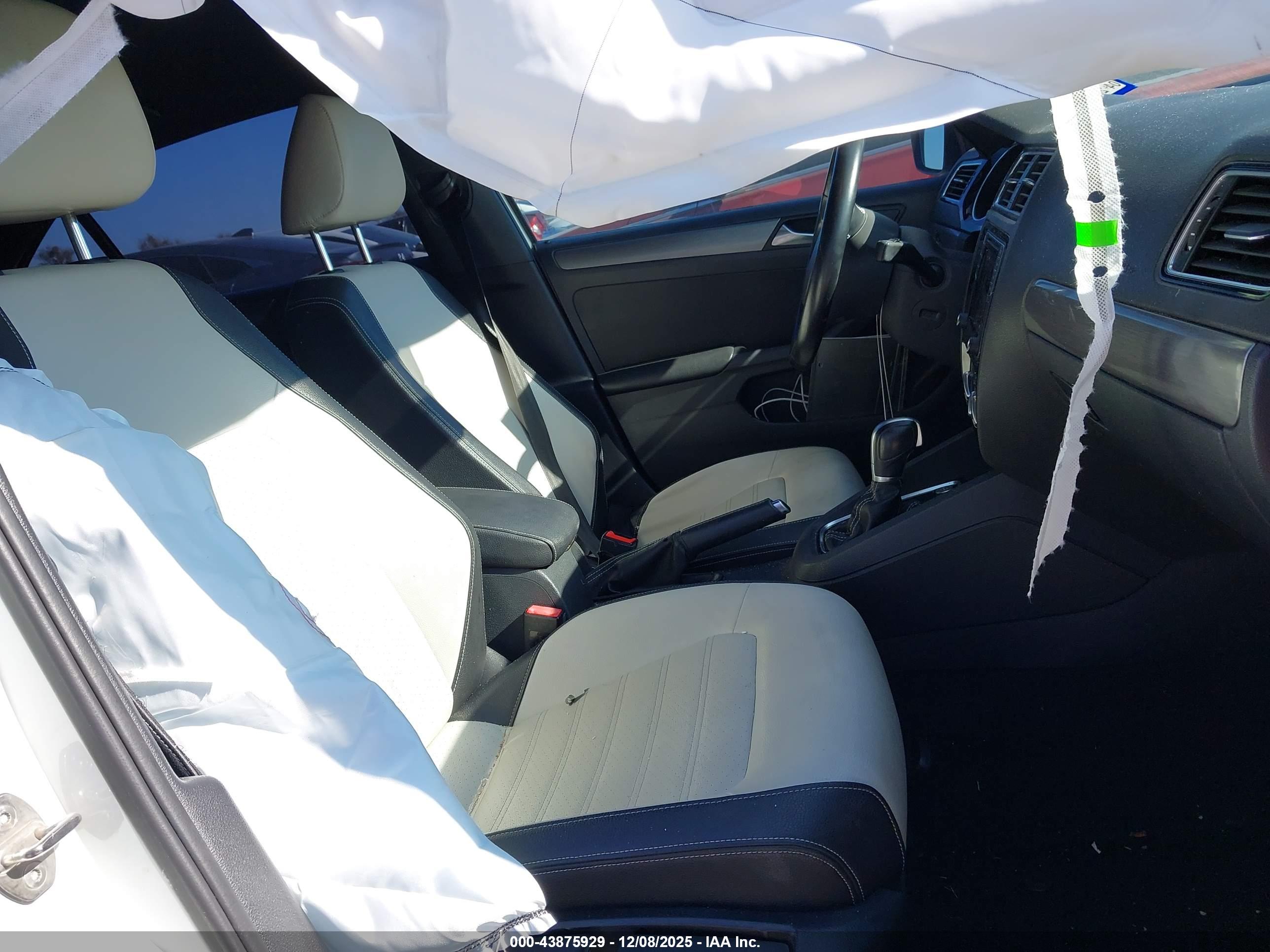 VOLKSWAGEN JETTA image 5
